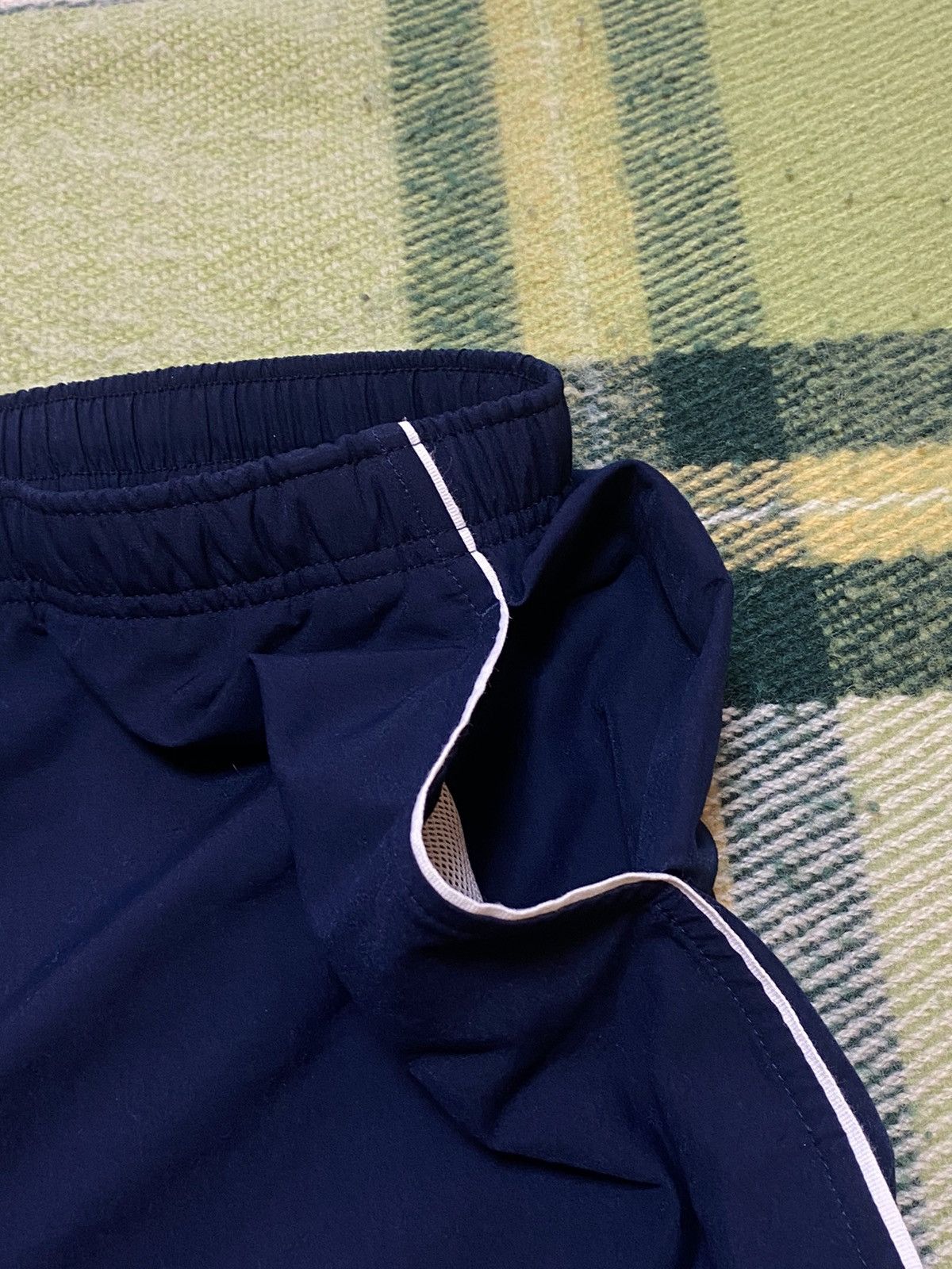 Nike Vintage Nike shorts streetwear swoosh casual y2k size L Size US 34 / EU 50 - 2 Thumbnail