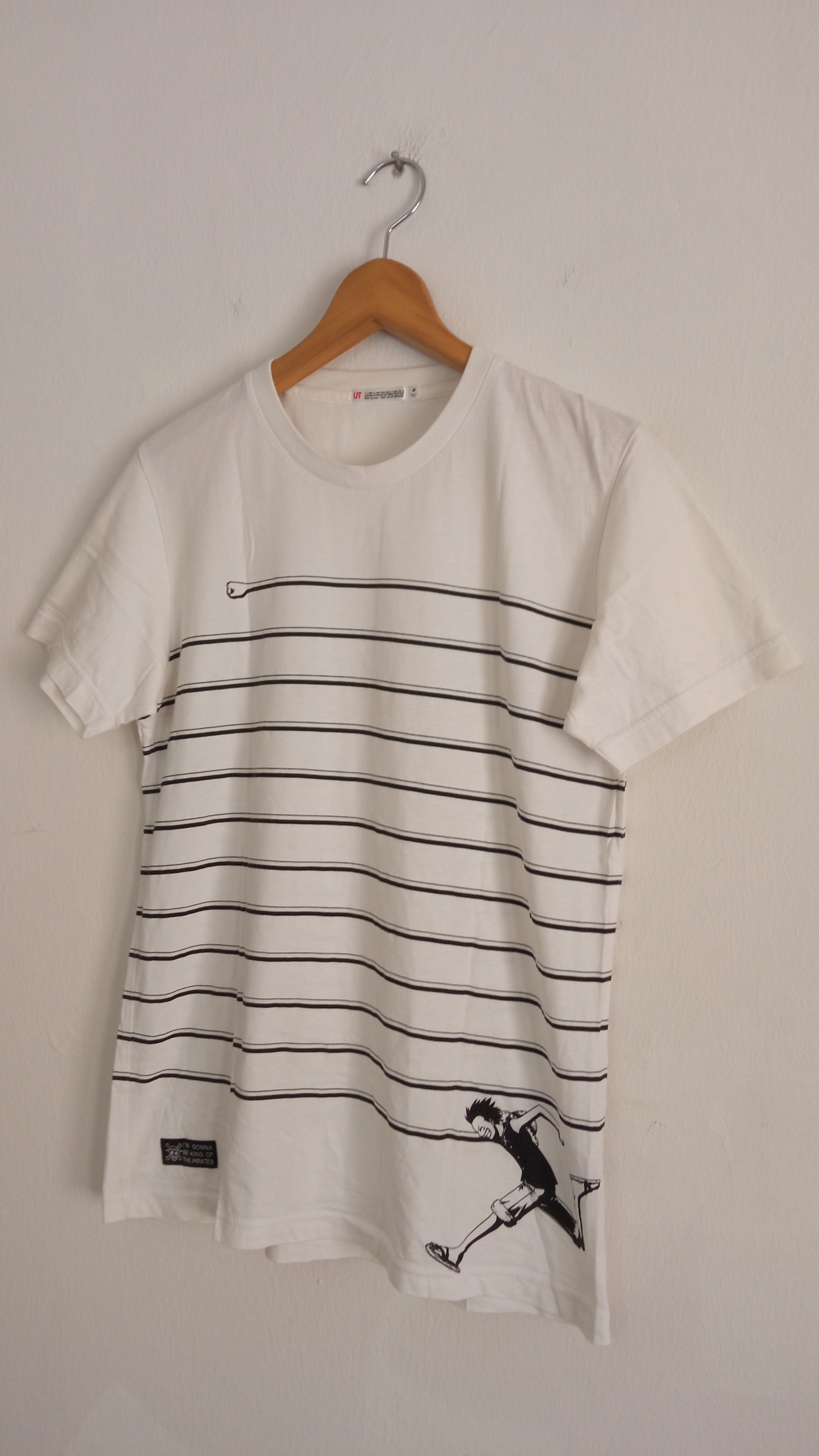 Anime × Japanese Brand × One Piece 🔥🔥UT x Japanese Anime One Piece T-Shirt Size US S / EU 44-46 / 1 - 3 Thumbnail