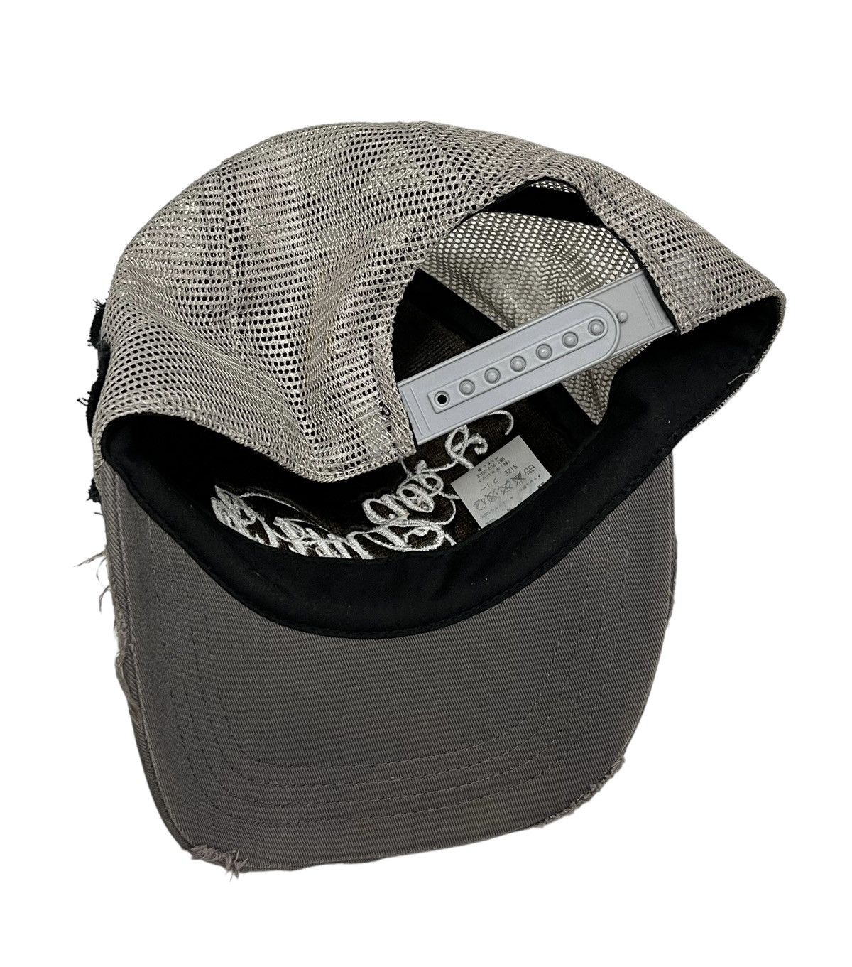 Von Dutch RARE🔥90’s VON DUTCH A SOLEMN PROMISE Distressed Trucker Hat Size ONE SIZE - 9 Thumbnail