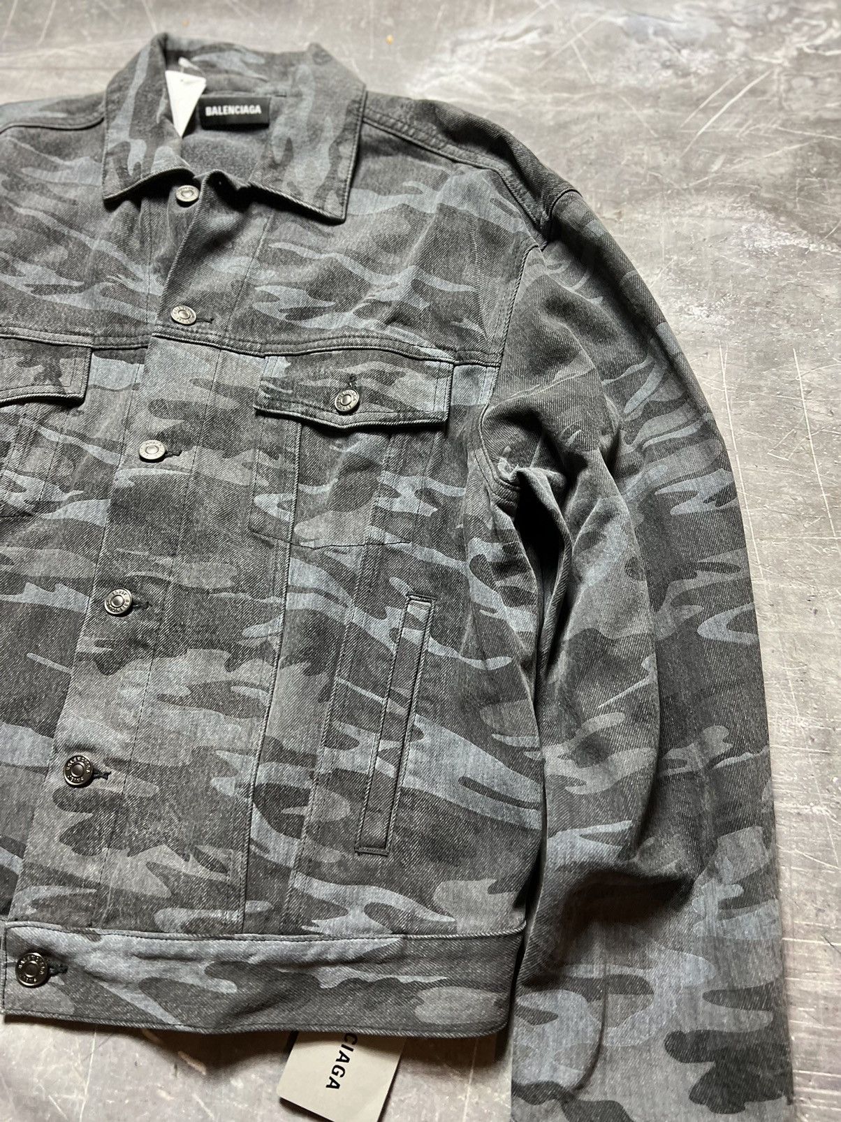 Balenciaga Balenciaga Camo Denim Jacket Size US M / EU 48-50 / 2 - 4 Thumbnail