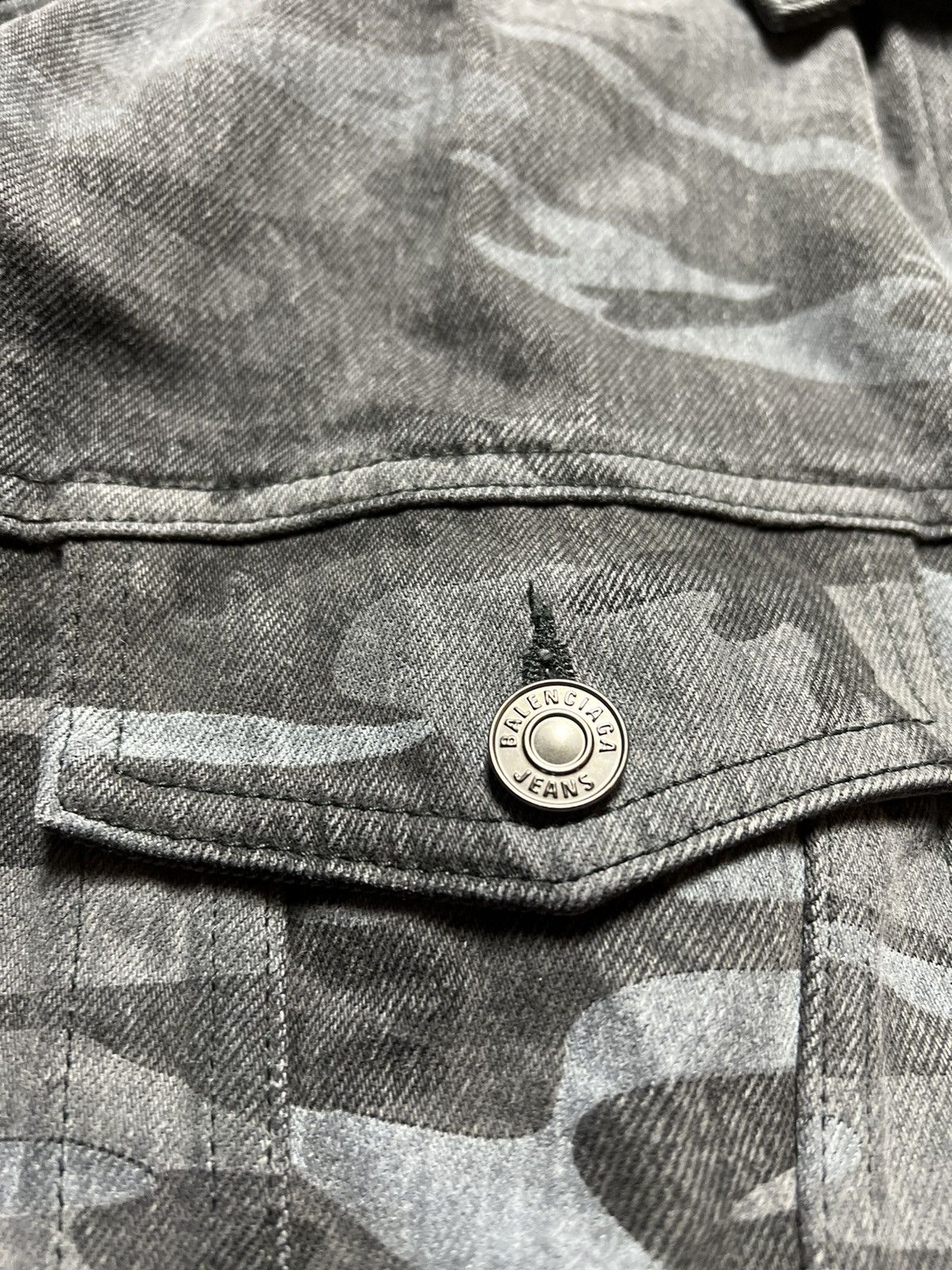 Balenciaga Balenciaga Camo Denim Jacket Size US M / EU 48-50 / 2 - 5 Thumbnail