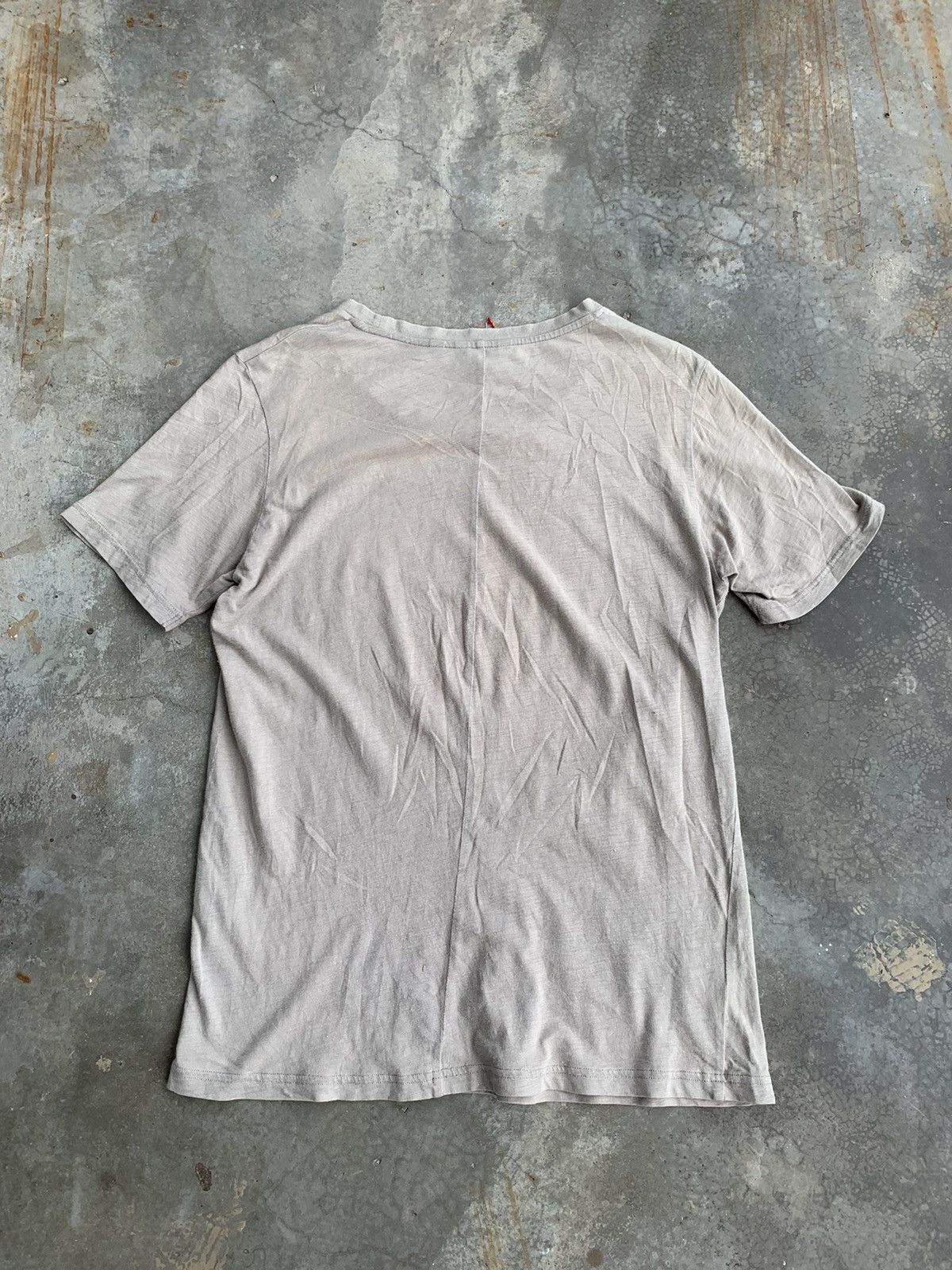 Undercover × Uniqlo Uniqlo Undercover New Standard Family Tshirt Size US L / EU 52-54 / 3 - 4 Thumbnail