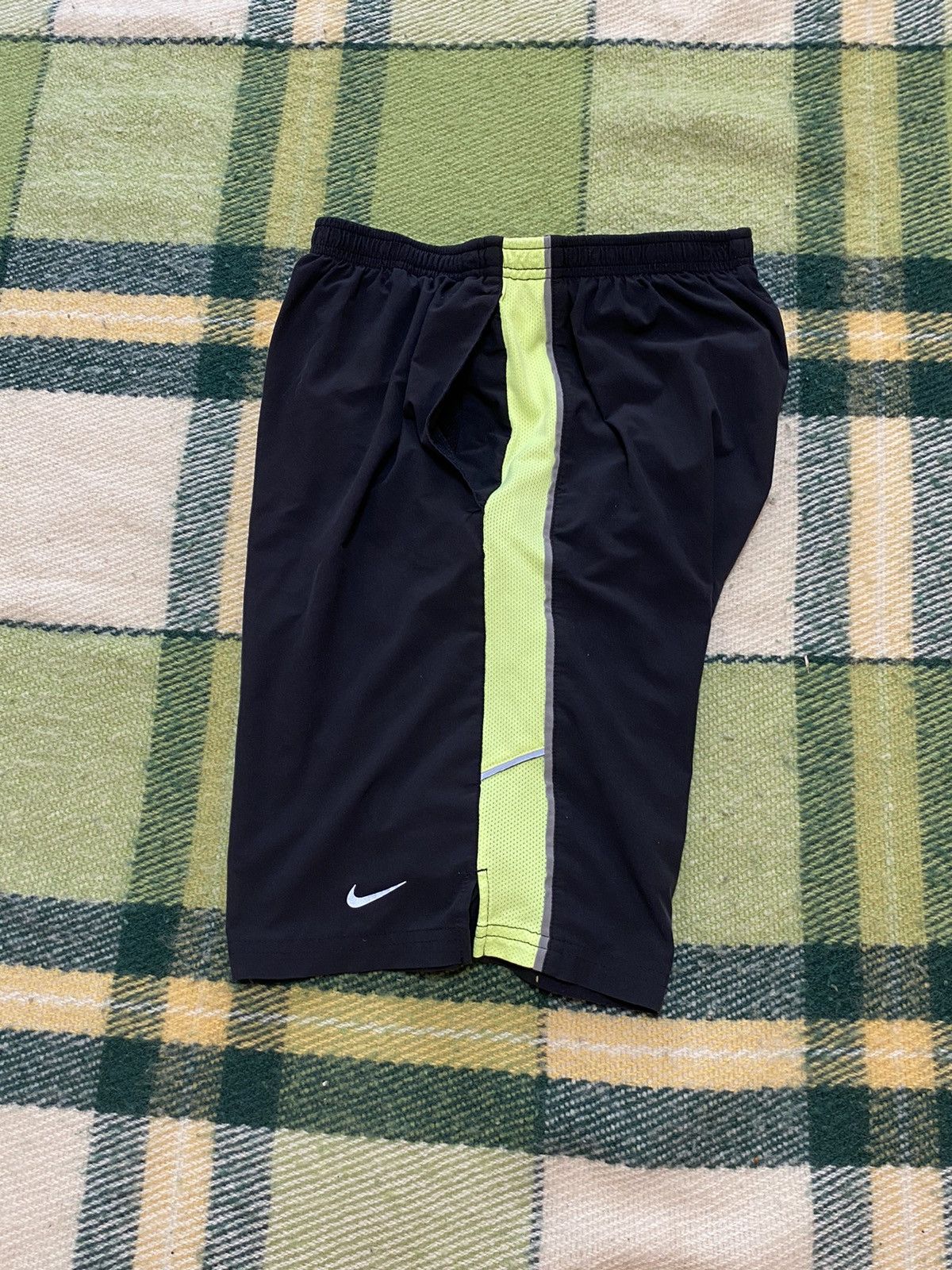 Nike Vintage Nike shorts streetwear swoosh casual y2k size S Size US 30 / EU 46 - 2 Thumbnail