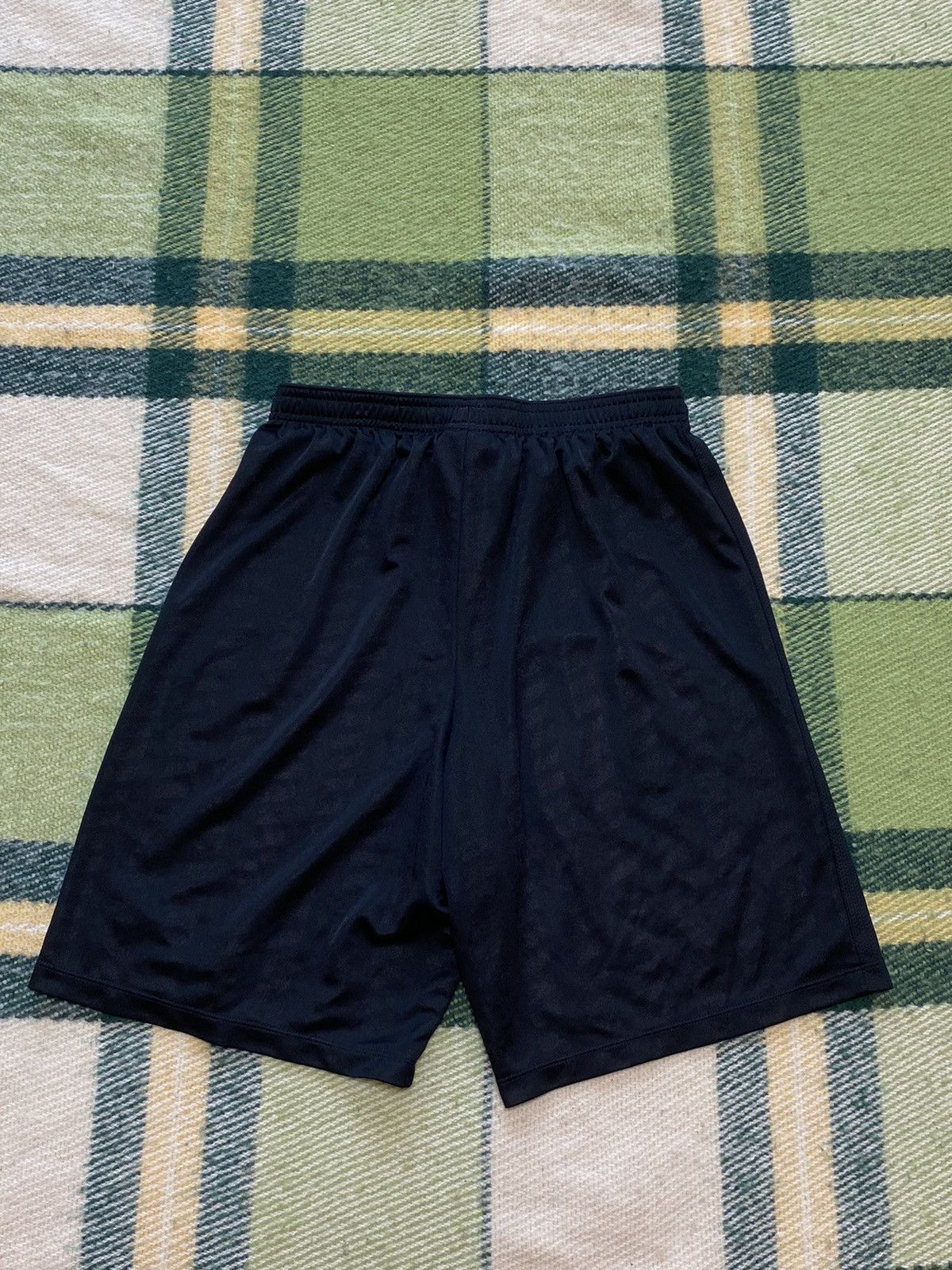 Nike Vintage Nike shorts streetwear swoosh casual y2k size M Size US 32 / EU 48 - 2 Thumbnail