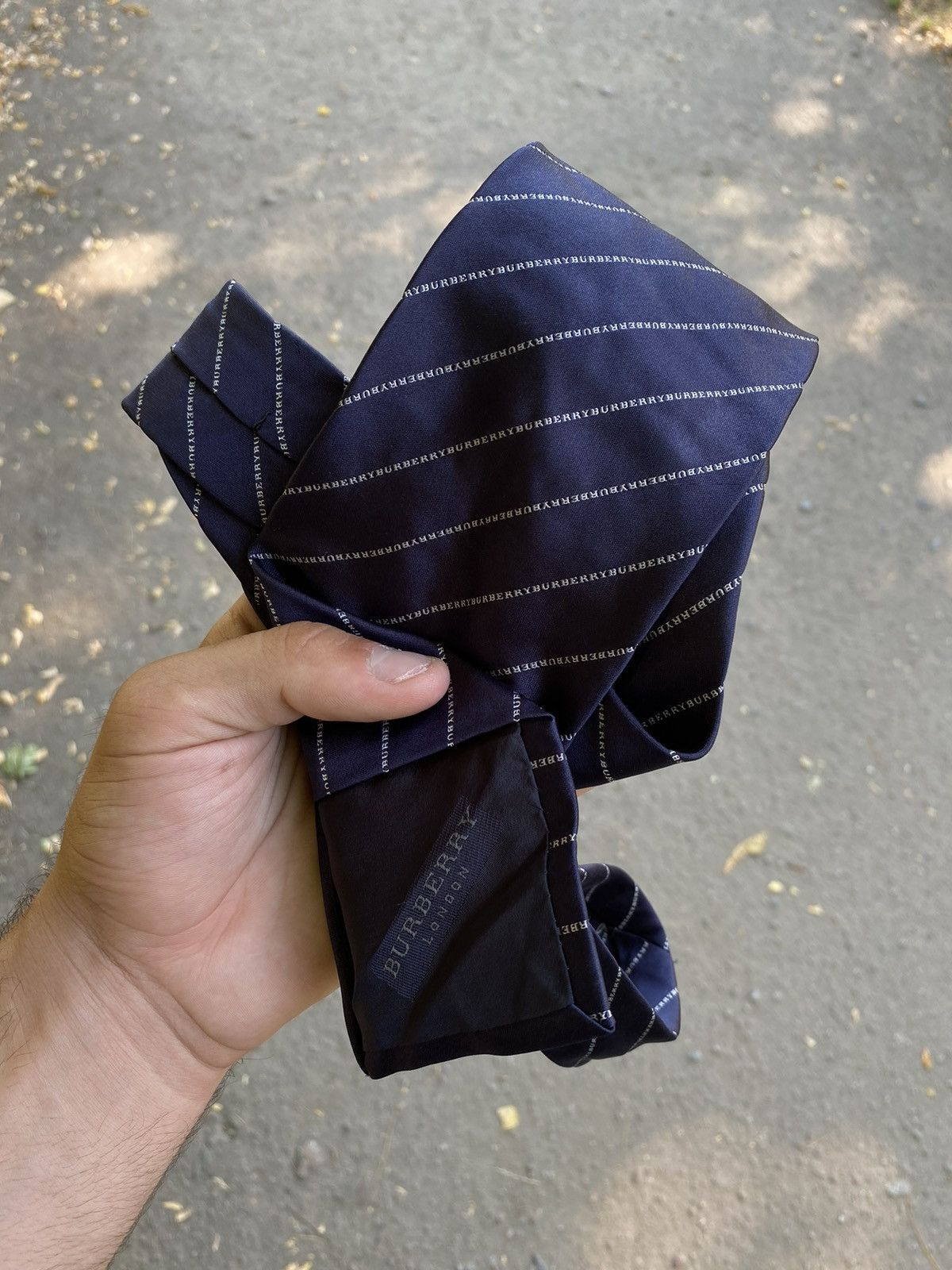 Burberry × Vintage Mens Vintage Burberry London tie silk Rare monogram Size ONE SIZE - 2 Thumbnail