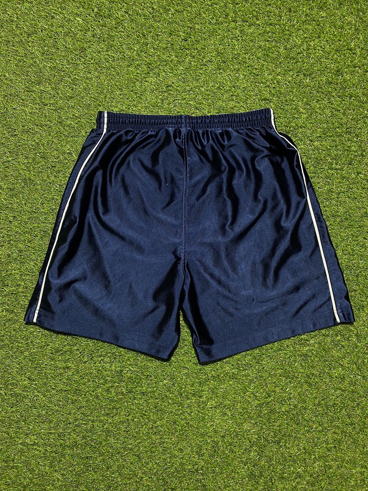 Nike Vintage Nike shorts streetwear swoosh casual y2k size L Size US 34 / EU 50 - 2 Thumbnail