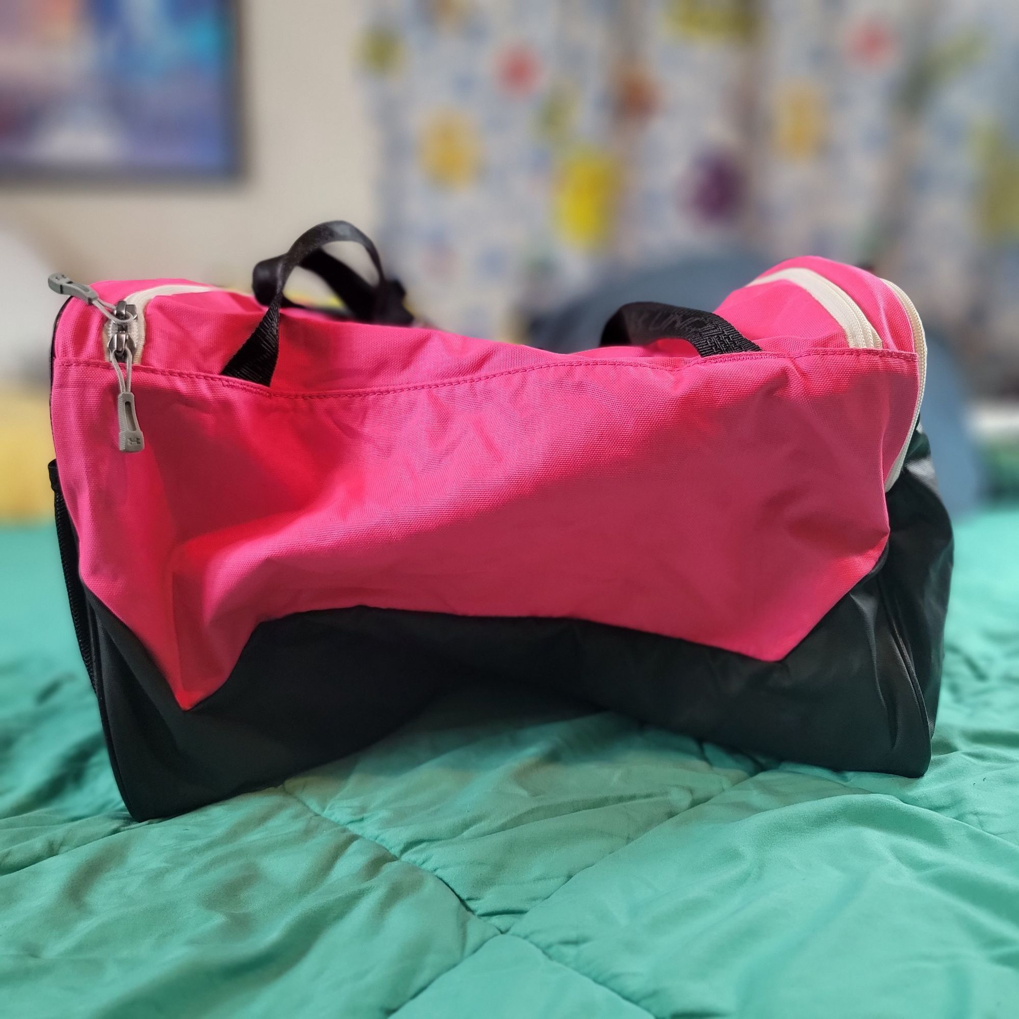 Under Armour Storm Heat Gear Pink Duffel Bag Gym Bag Expanda