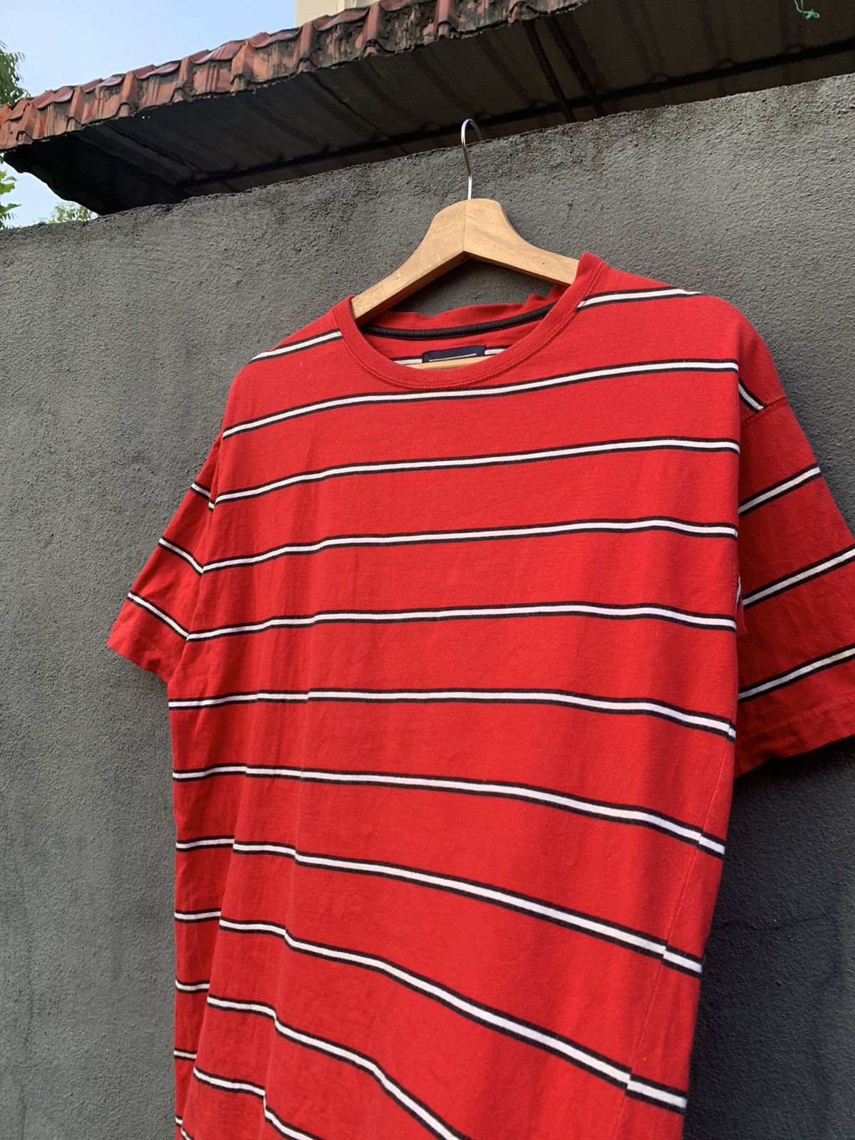 Vintage Vintage THRASHED FIZZ Beautiful RED Stripes T-Shirt Size US L / EU 52-54 / 3 - 3 Thumbnail