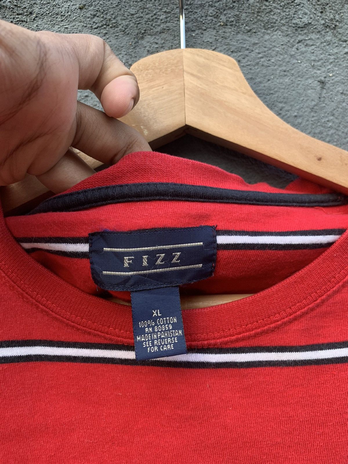Vintage Vintage THRASHED FIZZ Beautiful RED Stripes T-Shirt Size US L / EU 52-54 / 3 - 6 Thumbnail