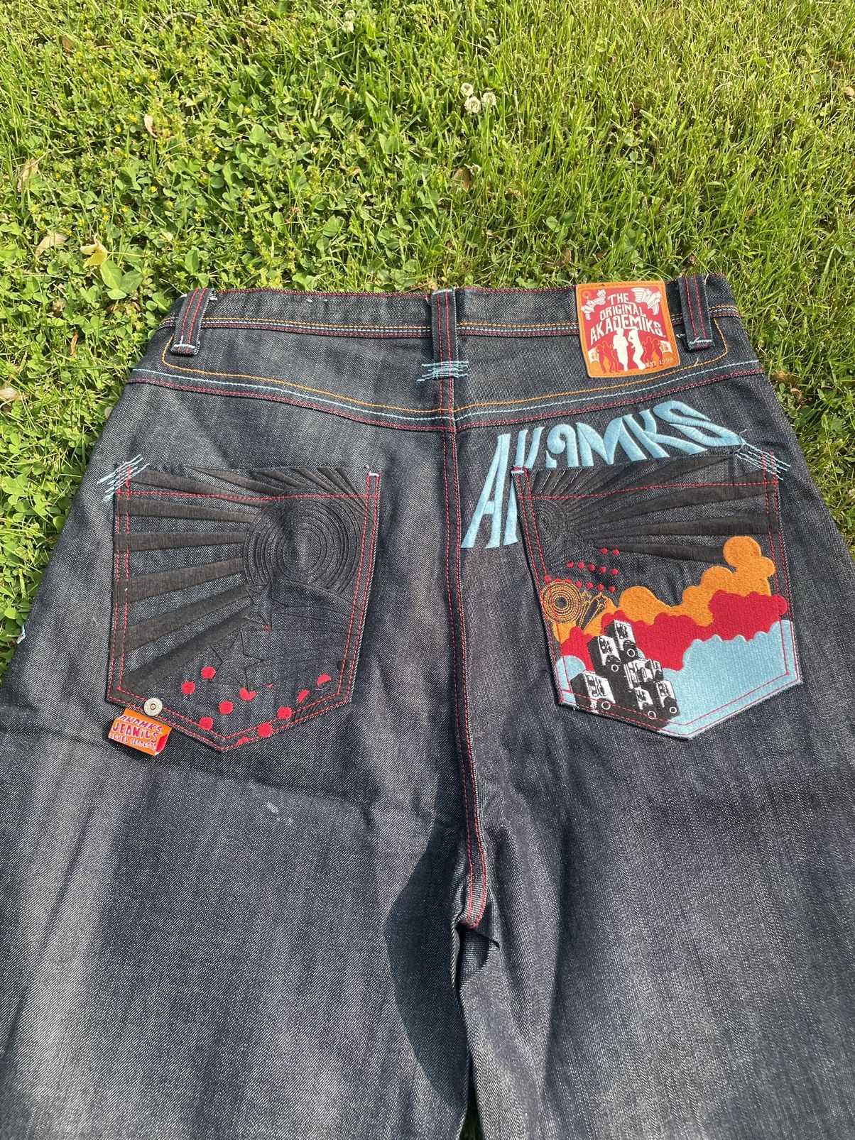 Akademiks Vintage Y2K Akademiks Baggy Embroidered Denim Jean Shorts Size US 34 / EU 50 - 3 Thumbnail