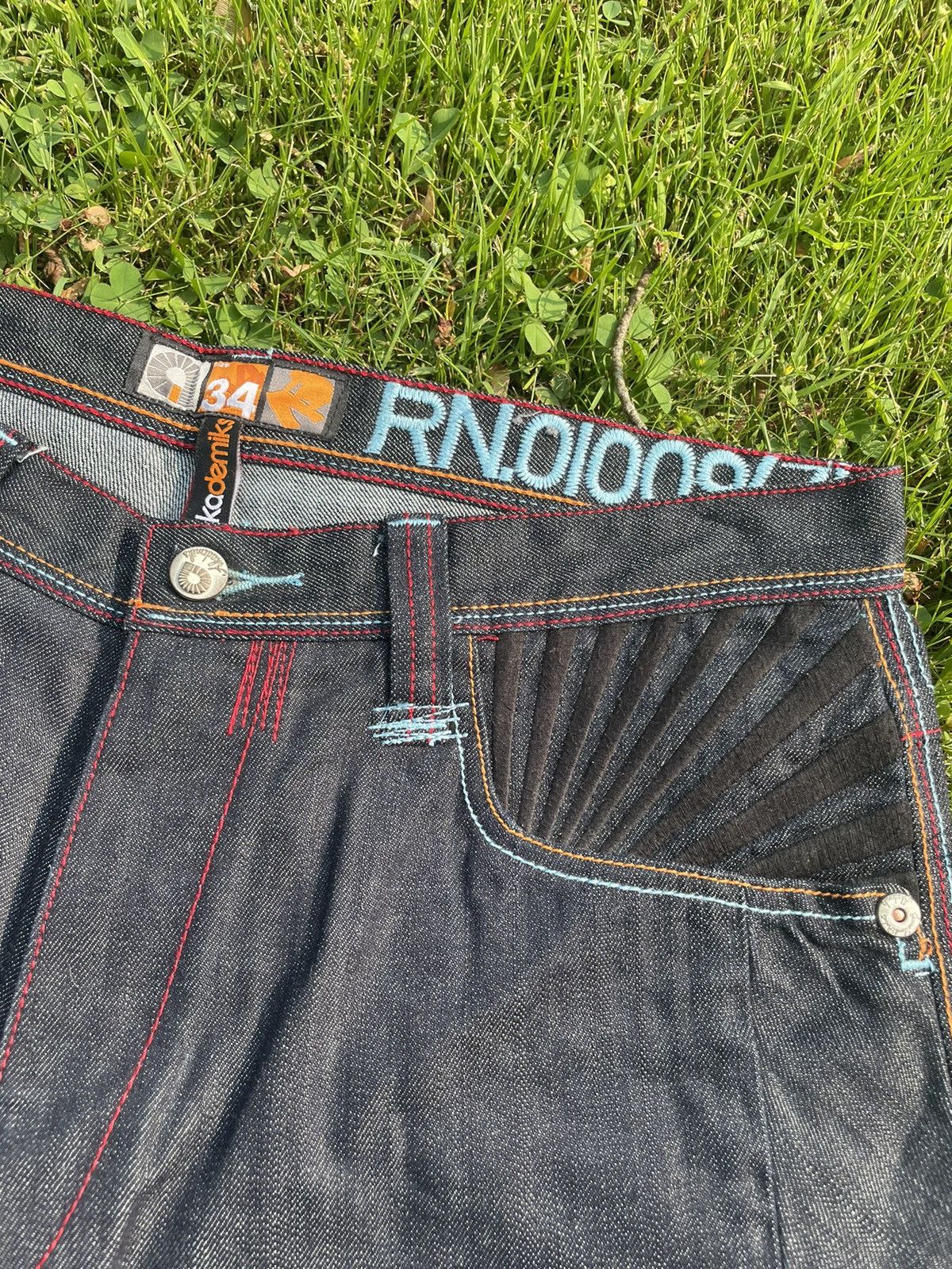 Akademiks Vintage Y2K Akademiks Baggy Embroidered Denim Jean Shorts Size US 34 / EU 50 - 7 Thumbnail