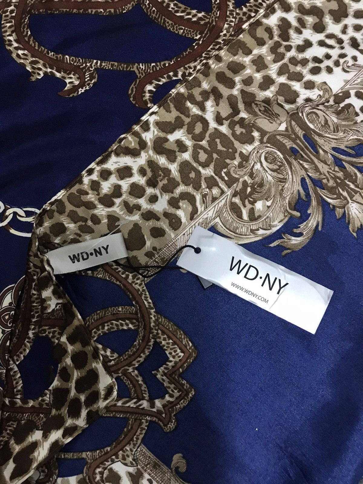 Other × Vintage Vintage WD-NY Silk Scarf Leopard Art Baroque Nice Design Size ONE SIZE - 6 Thumbnail