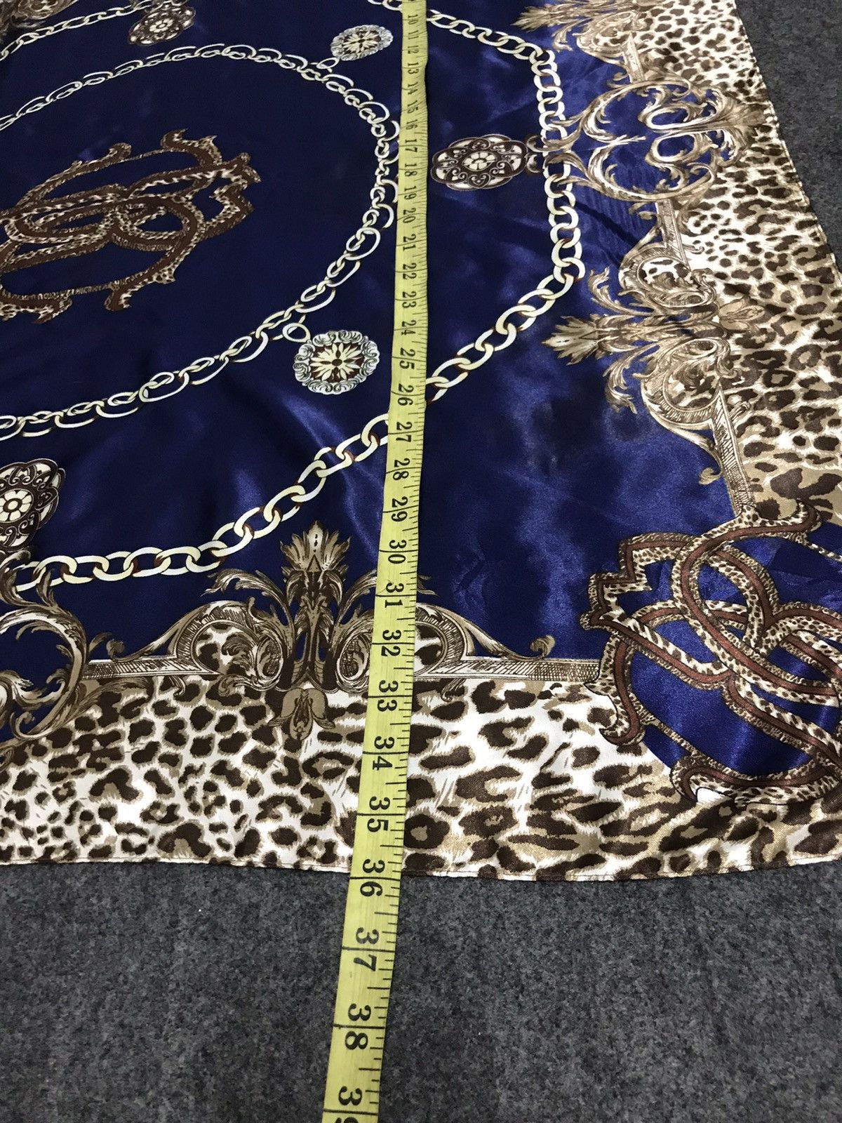 Other × Vintage Vintage WD-NY Silk Scarf Leopard Art Baroque Nice Design Size ONE SIZE - 5 Thumbnail