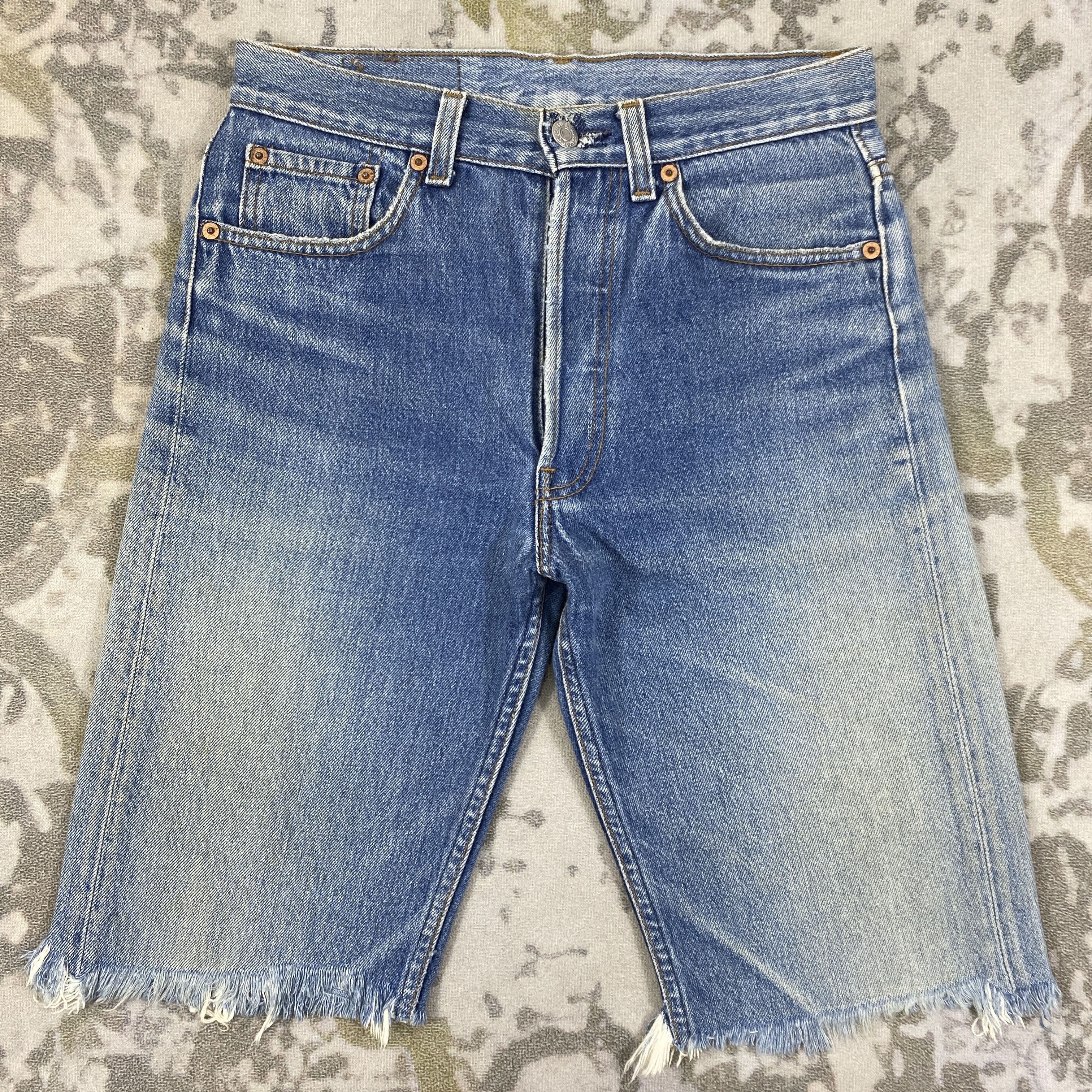 90's USA Vintage Levi's 501 Short Jeans 29x11.5 -JN2675