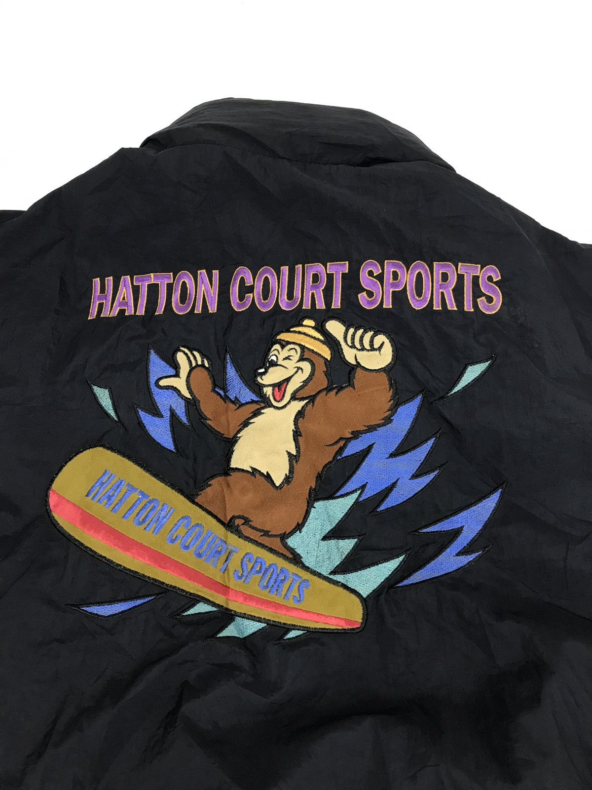 Japanese Brand Hatton Court Sports Big Logo Windbreaker Jacket Surfing Size US M / EU 48-50 / 2 - 1 Thumbnail
