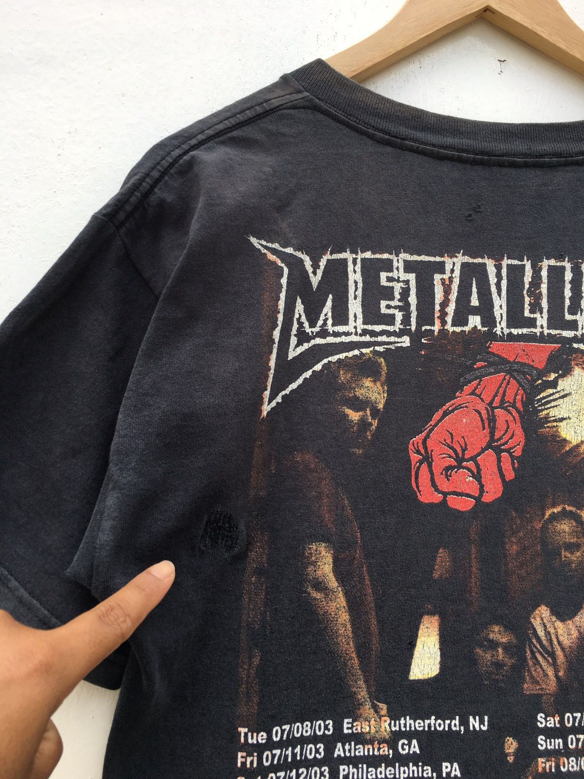 Band Tees Rare Vintage 2003 Metallica Concert Tour Tshirt Size US M / EU 48-50 / 2 - 21 Thumbnail