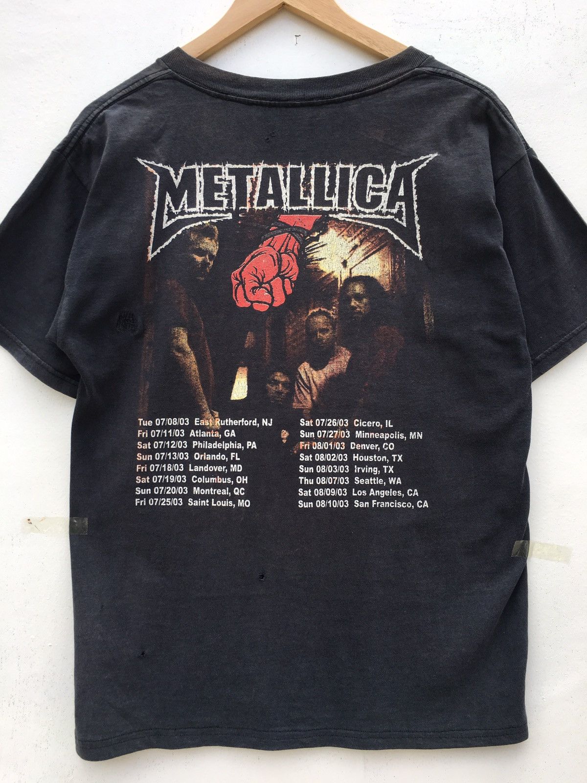 Band Tees Rare Vintage 2003 Metallica Concert Tour Tshirt Size US M / EU 48-50 / 2 - 19 Thumbnail