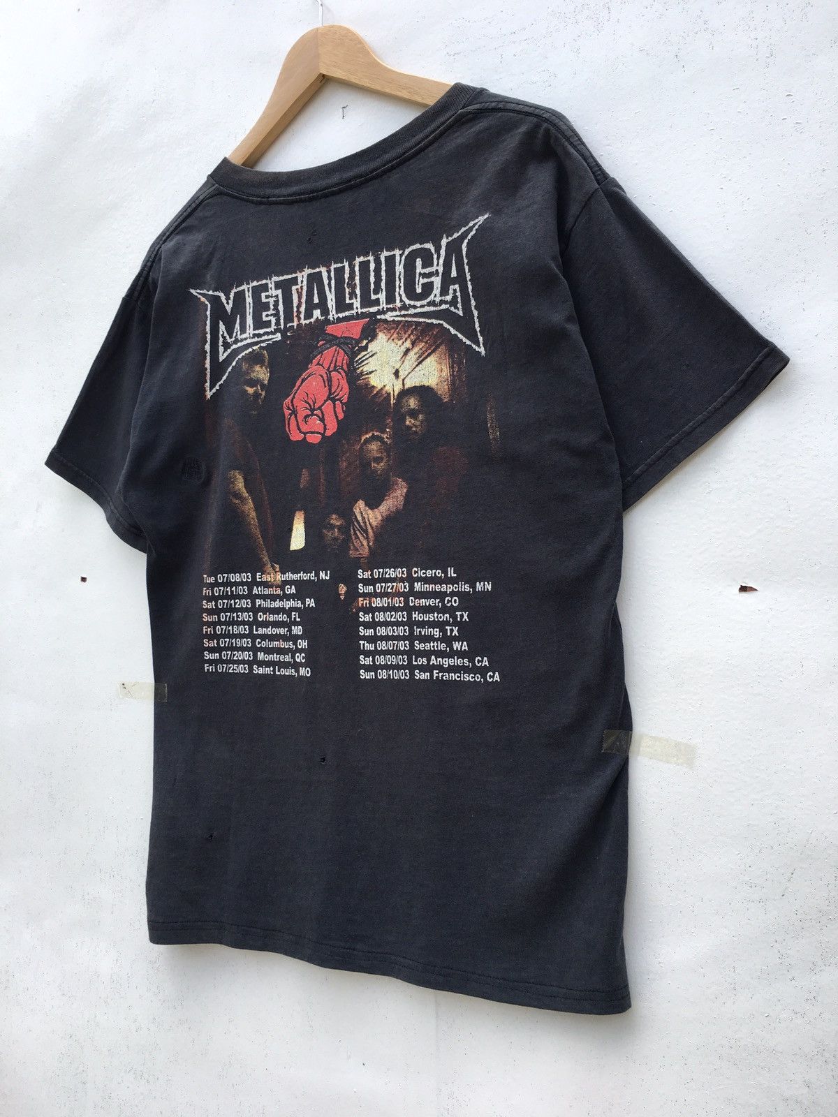 Band Tees Rare Vintage 2003 Metallica Concert Tour Tshirt Size US M / EU 48-50 / 2 - 18 Thumbnail