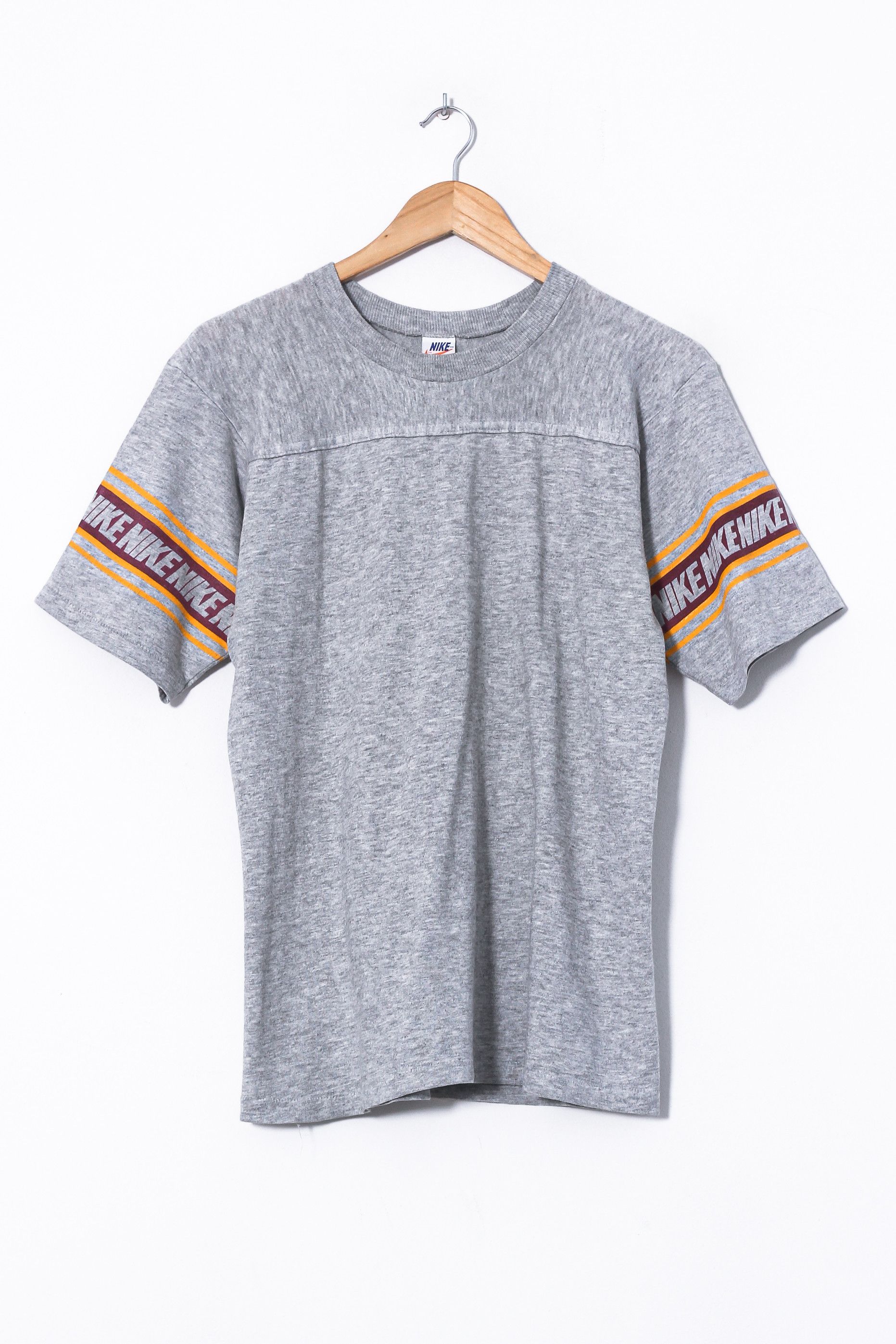 Nike × Vintage Vintage NIKE Tee T Shirt 80s A7593 Size US S / EU 44-46 / 1 - 1 Thumbnail