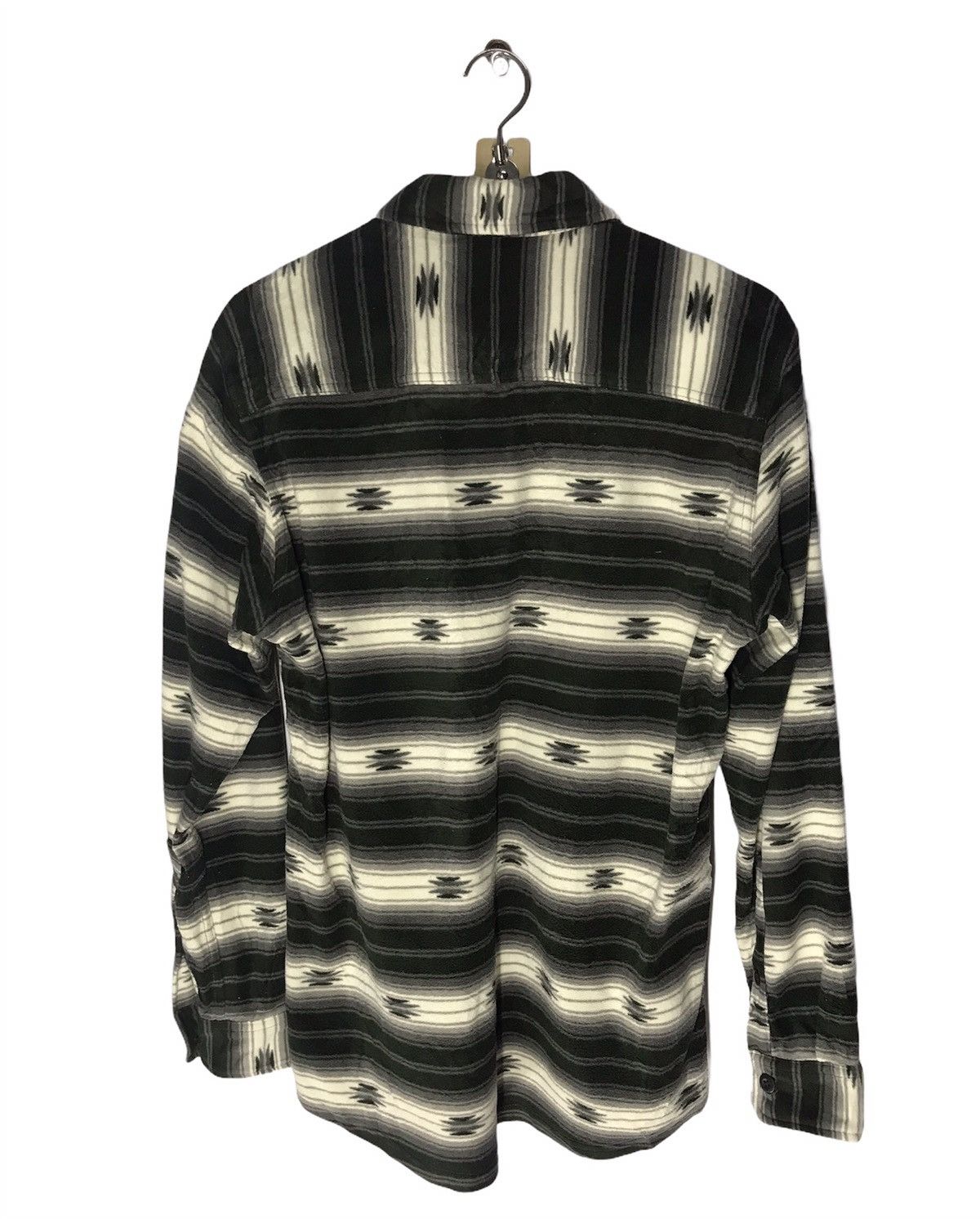Uniqlo Uniqlo fleece flannel shirt inspired by Navajo Size US M / EU 48-50 / 2 - 2 Thumbnail