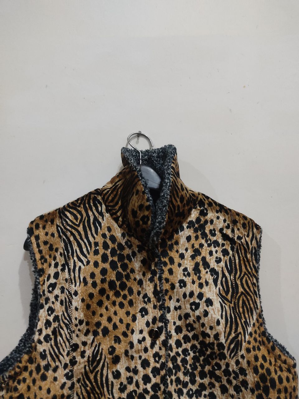 Japanese Brand × Vintage Vintage Leopard Puffer Vest Size US L / EU 52-54 / 3 - 3 Thumbnail