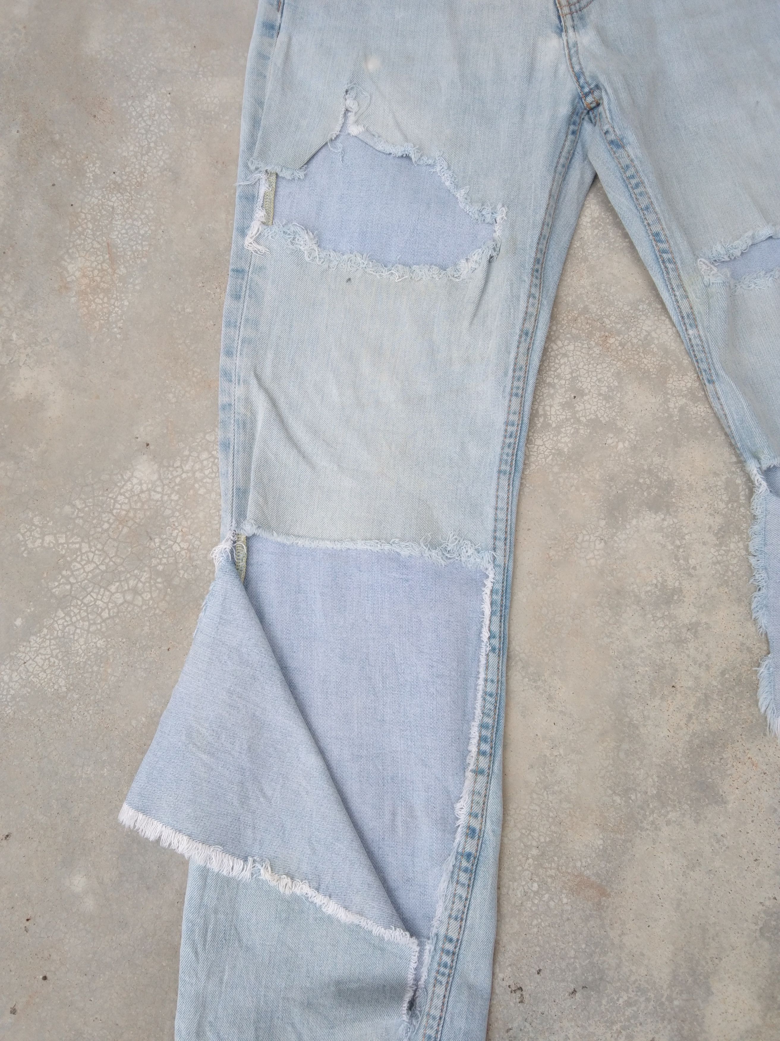 Jean × Levi's × Vintage Vintage Levi's Jeans 514 Ripped Distressed Jeans 30x32 Size US 30 / EU 46 - 4 Thumbnail