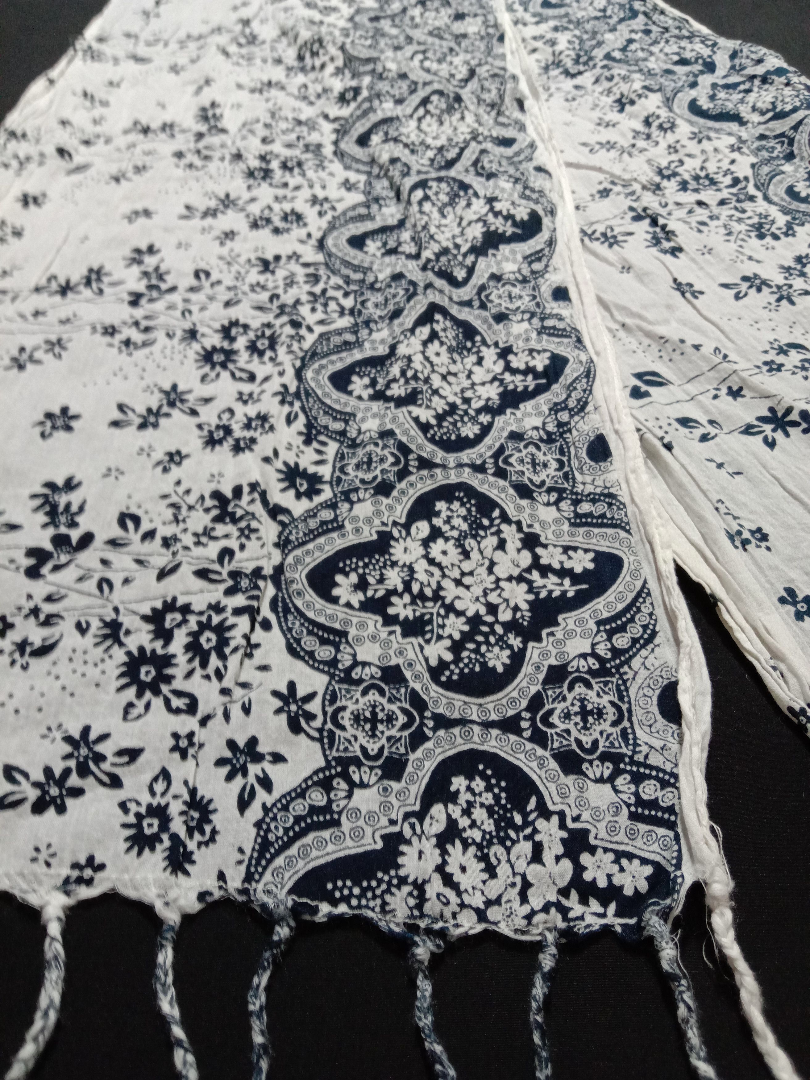 Japanese Brand Floral Scarf Muffler Nice Design 69 x 12 Size ONE SIZE - 5 Thumbnail