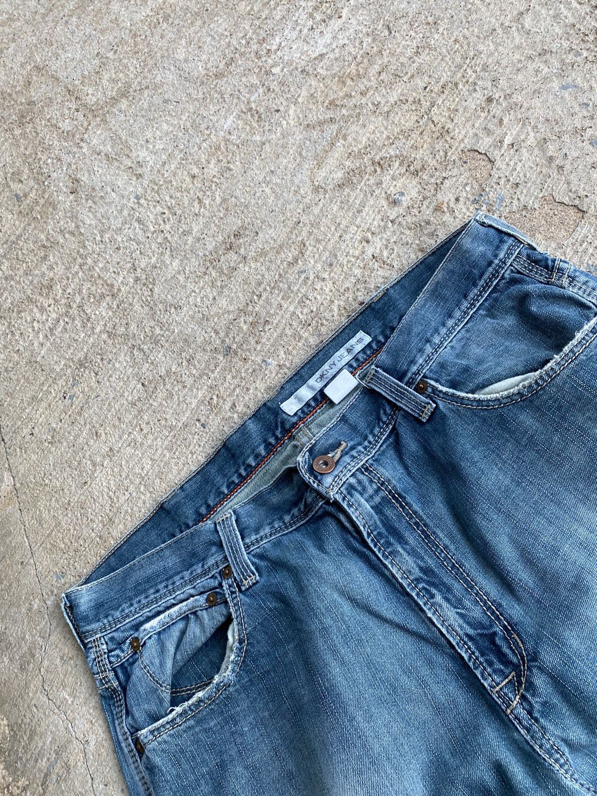 DKNY × Vintage Vintage Y2K Crazy DKNY Baggy Loose Faded Jeans Size US 36 / EU 52 - 4 Thumbnail