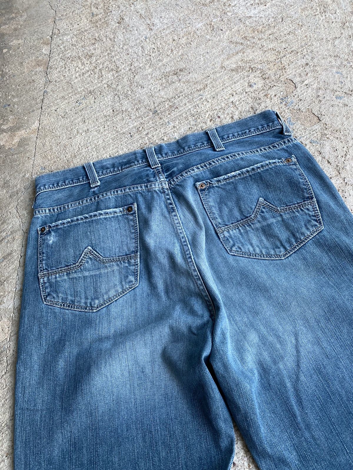 DKNY × Vintage Vintage Y2K Crazy DKNY Baggy Loose Faded Jeans Size US 36 / EU 52 - 8 Thumbnail