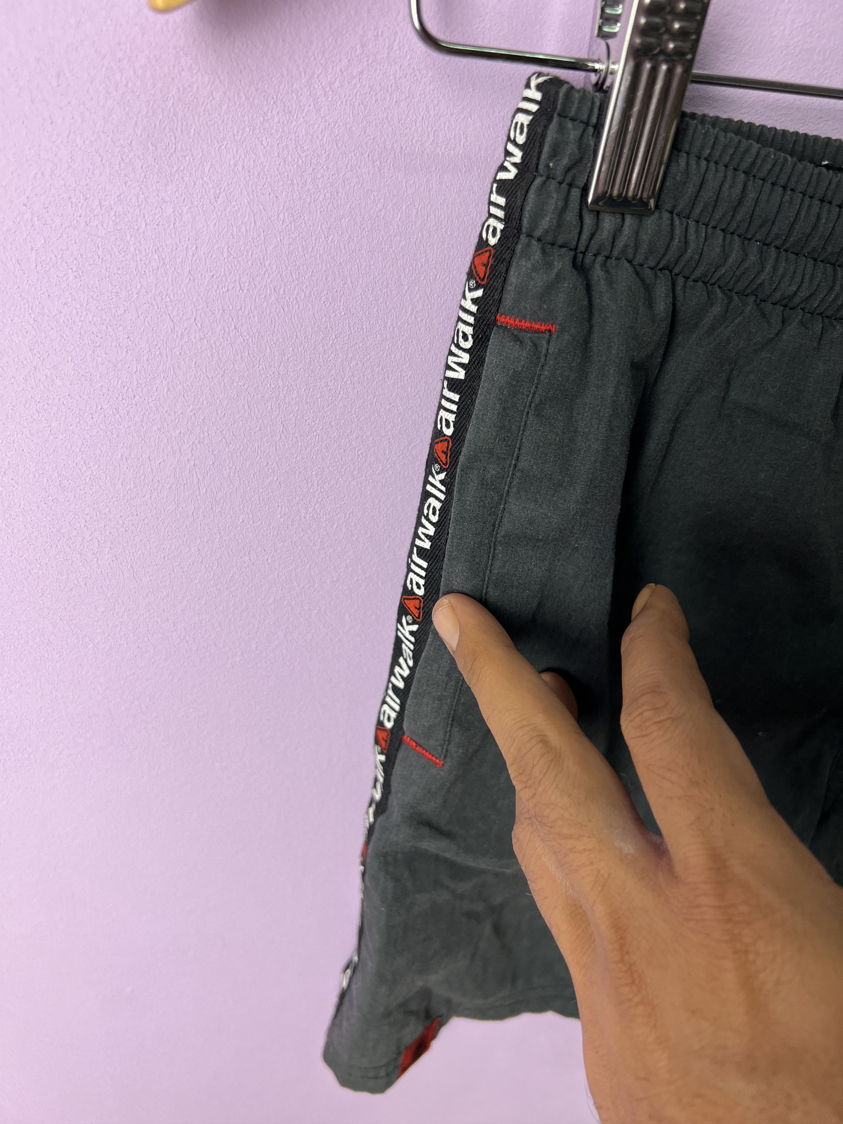 Airwalk 🔥Airwalk Side Stripe Short Pants for Kids Size US 26 / EU 42 - 5 Thumbnail
