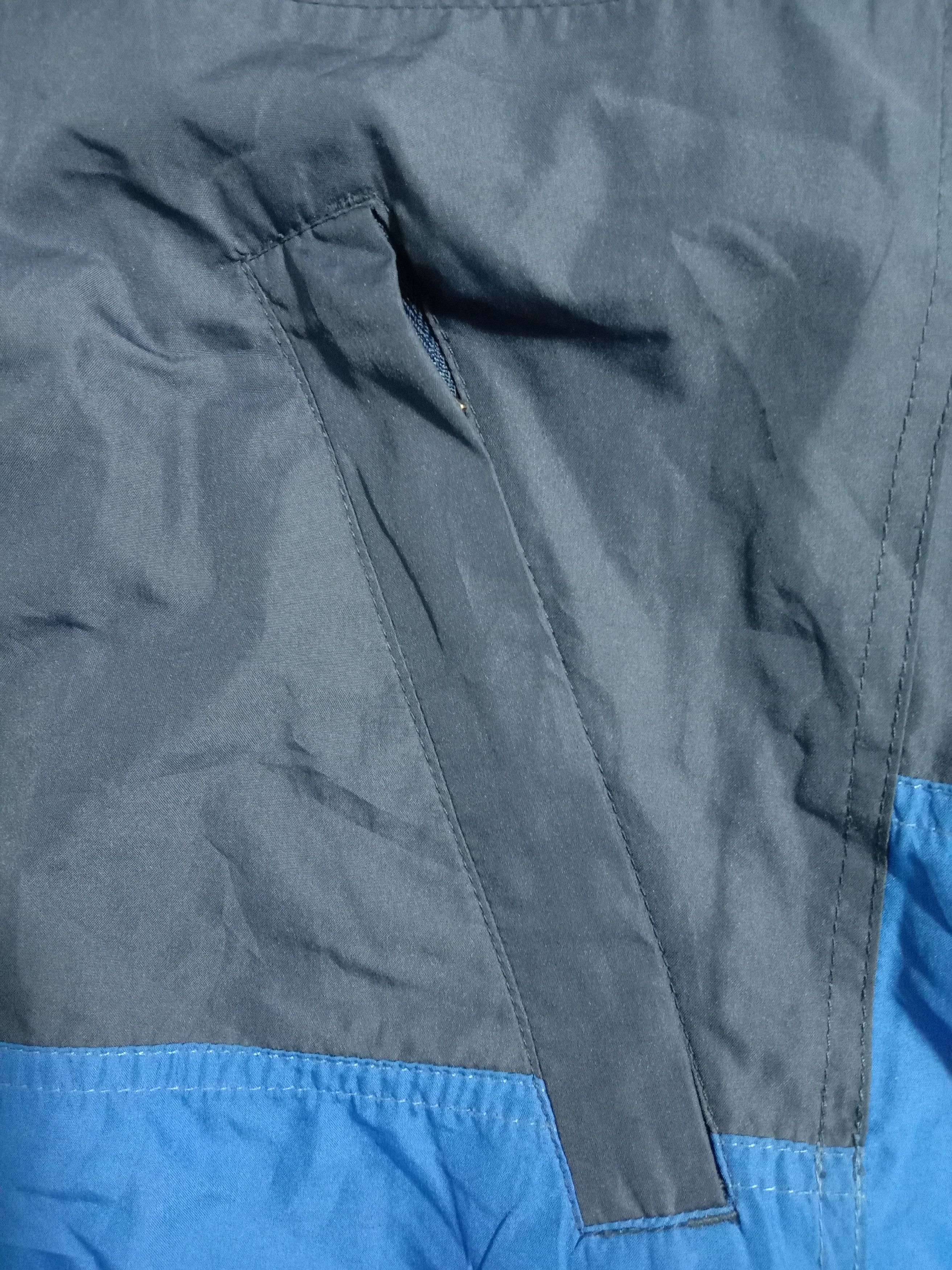Nike Vintage NIKE ACG Raincoat Embroidery Logo Size US L / EU 52-54 / 3 - 5 Thumbnail