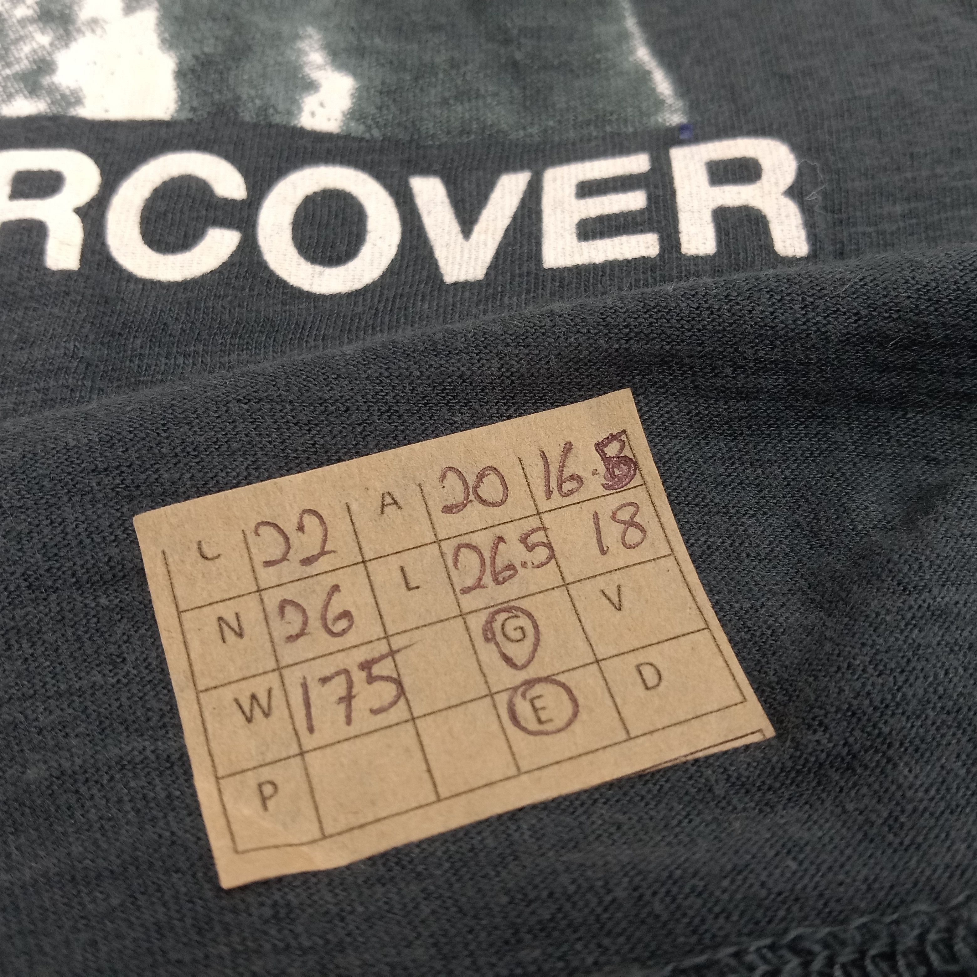 Japanese Brand Undercover x Uniqlo Japanese Brand Tshirt Size US M / EU 48-50 / 2 - 7 Thumbnail