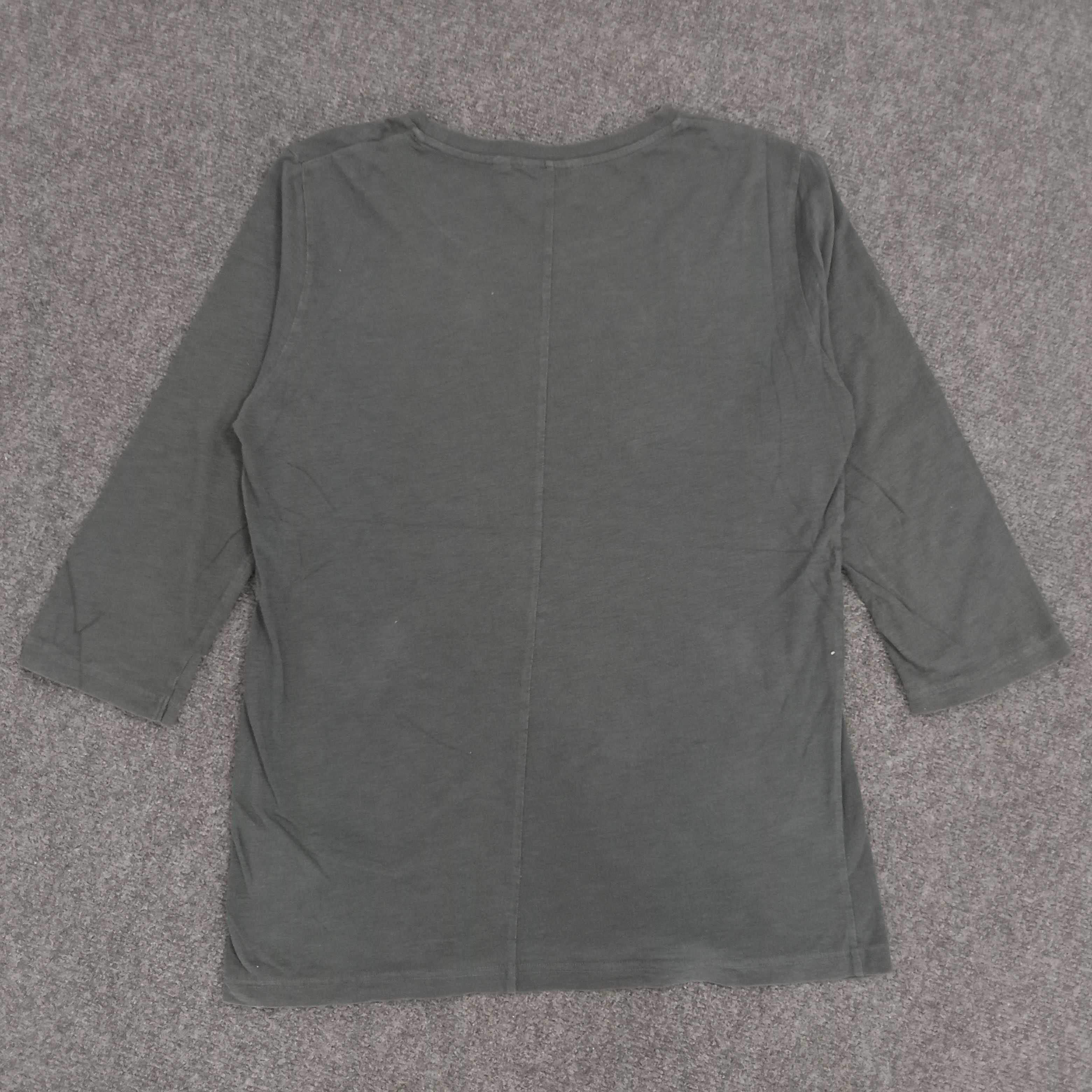 Japanese Brand Undercover x Uniqlo Japanese Brand Tshirt Size US M / EU 48-50 / 2 - 3 Thumbnail