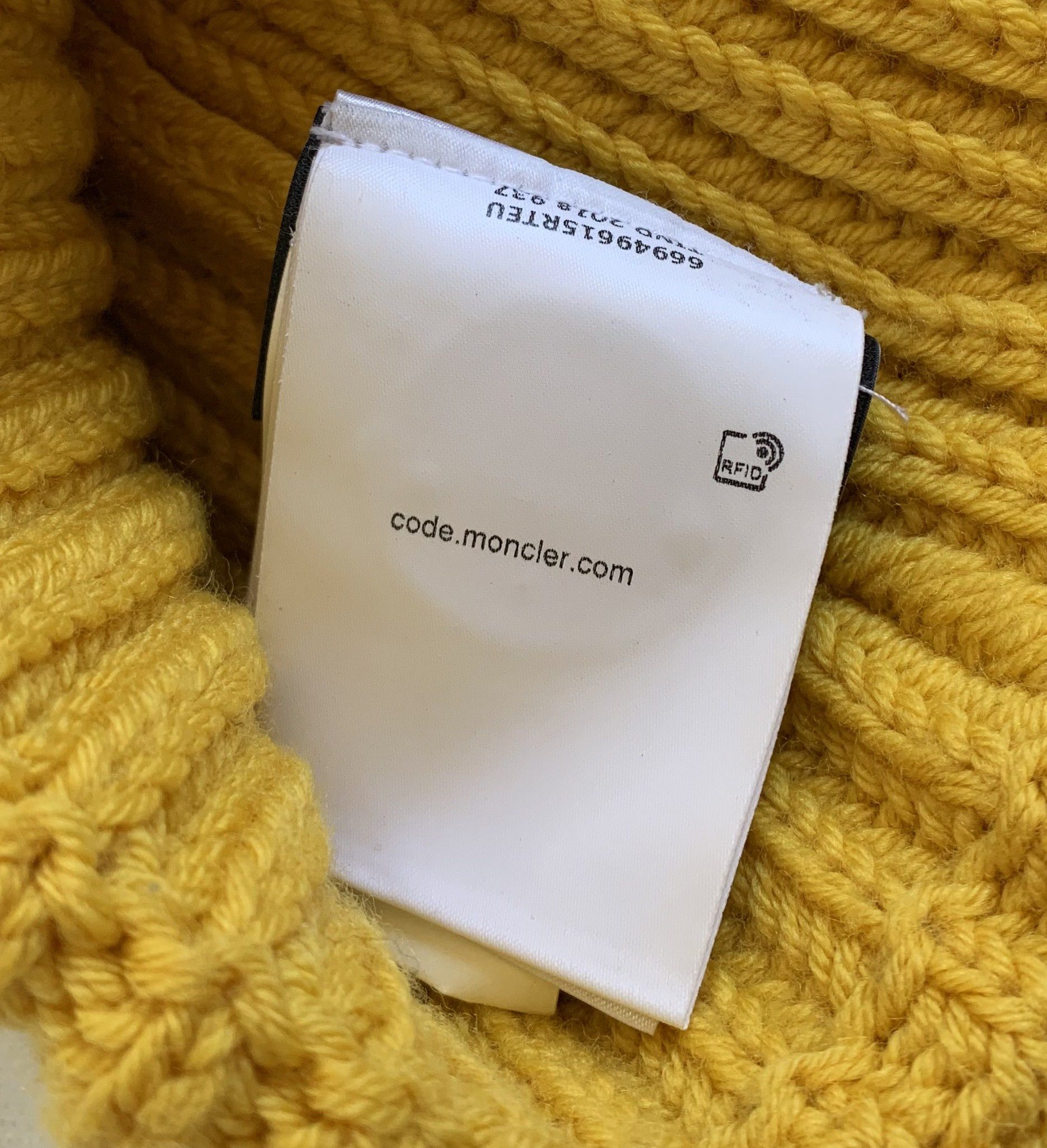 Moncler Moncler Oversized Logo Beanie Hat + Bag Size ONE SIZE - 9 Thumbnail