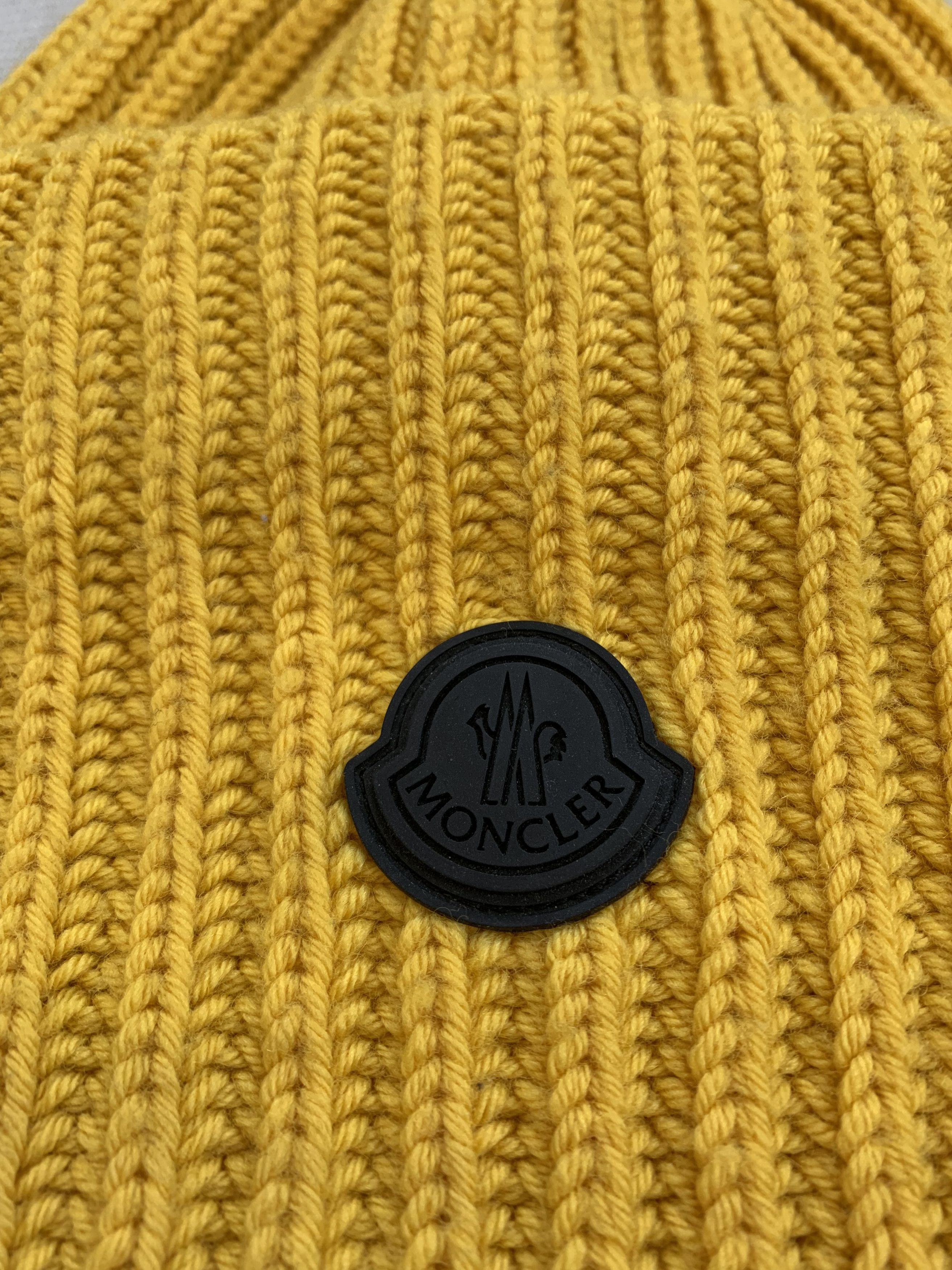 Moncler Moncler Oversized Logo Beanie Hat + Bag Size ONE SIZE - 2 Thumbnail