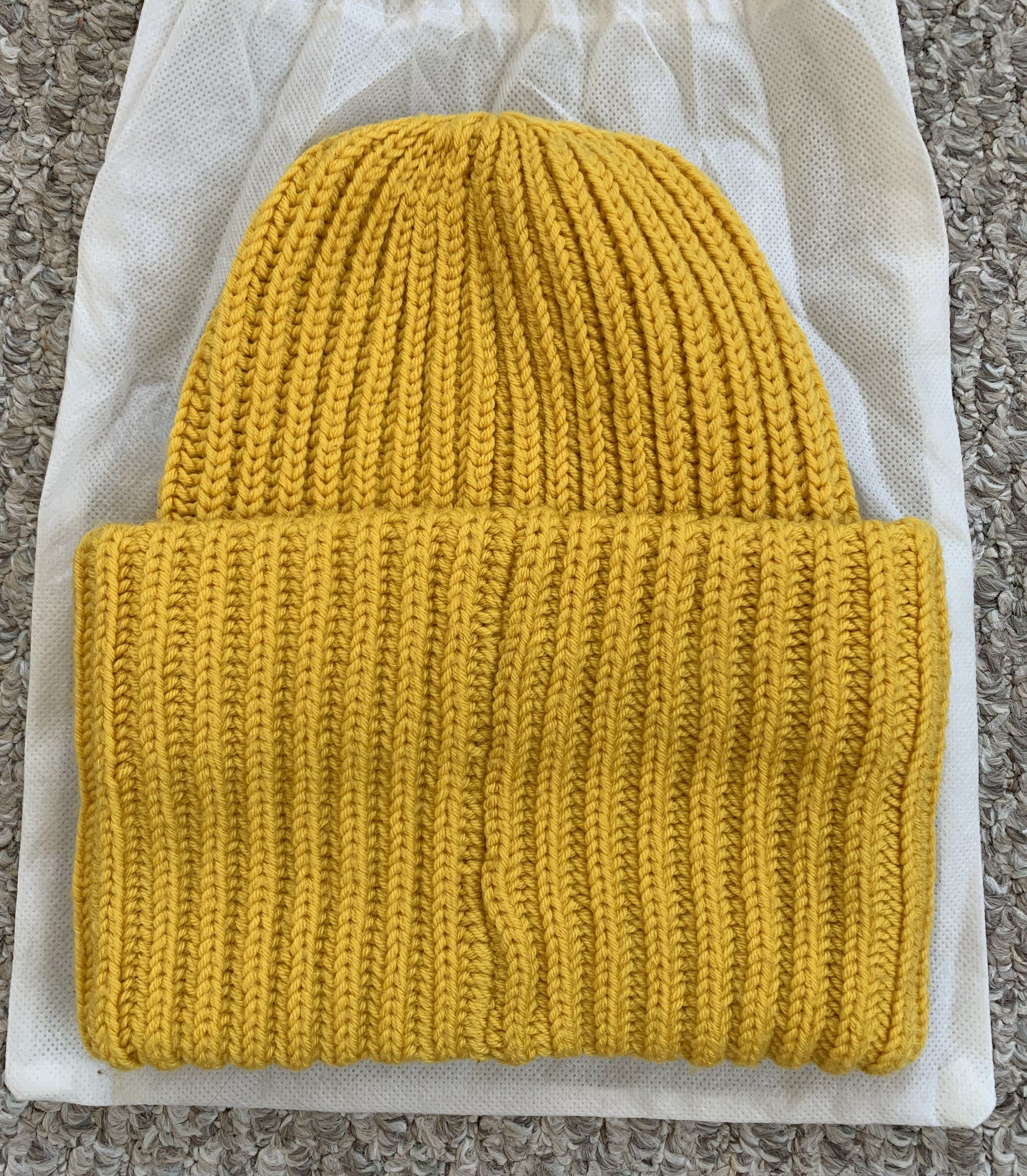 Moncler Moncler Oversized Logo Beanie Hat + Bag Size ONE SIZE - 3 Thumbnail