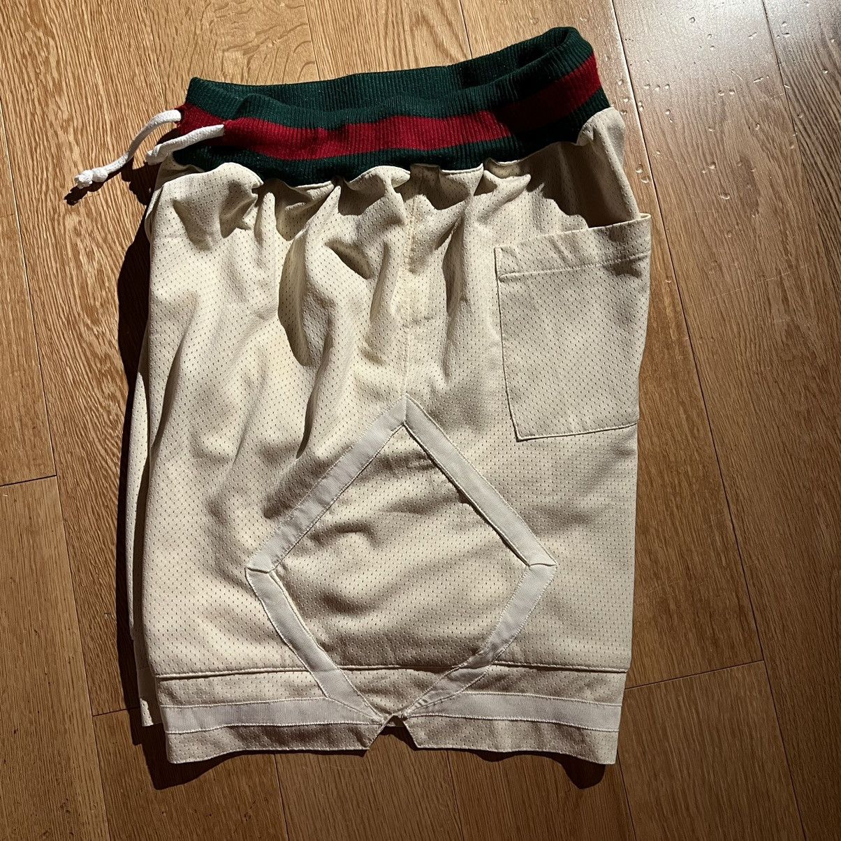Eric Emanuel Eric Emanuel Cream w/ Gucci Waistband short, size: Large Size US 32 / EU 48 - 4 Thumbnail