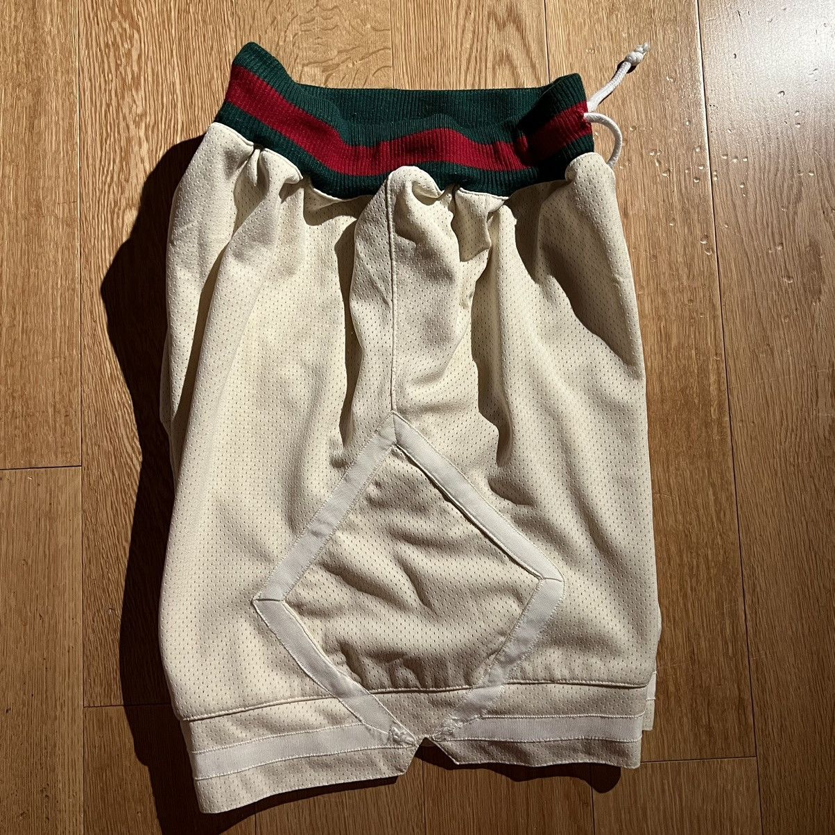 Eric Emanuel Eric Emanuel Cream w/ Gucci Waistband short, size: Large Size US 32 / EU 48 - 3 Thumbnail