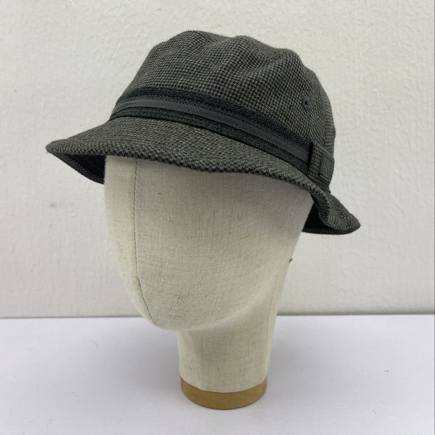 Hiroko Koshino Homme Hiroko Koshino Homme Bucket Hats-BH4038 Size ONE SIZE - 1 Thumbnail