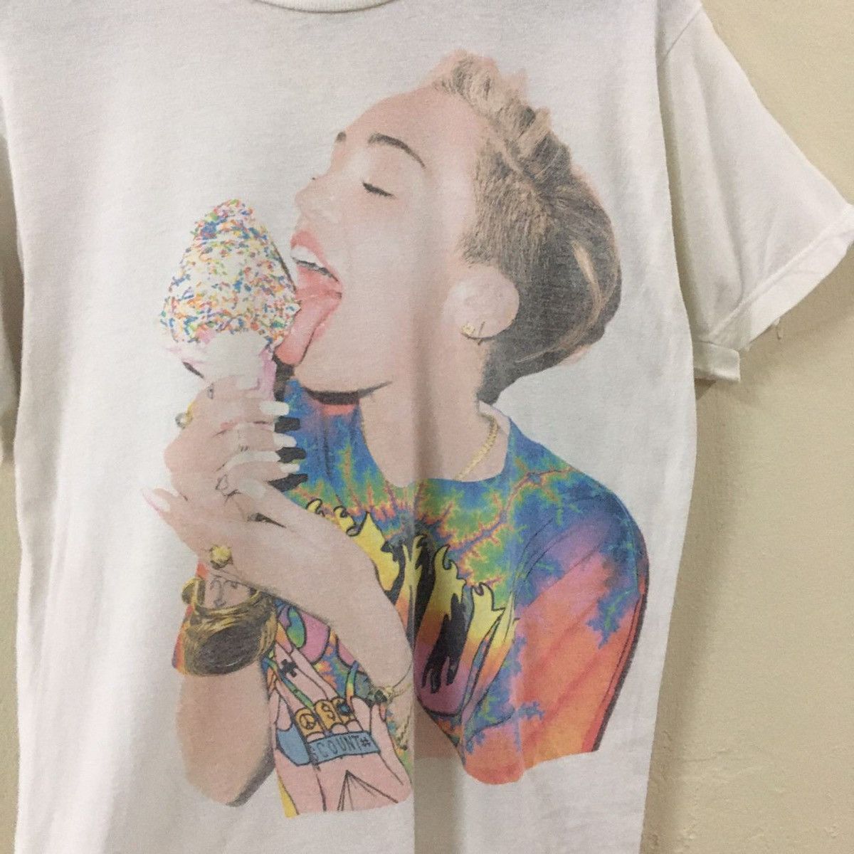 Band Tees Vintage Miley Cyrus Band Tees Size US M / EU 48-50 / 2 - 2 Thumbnail