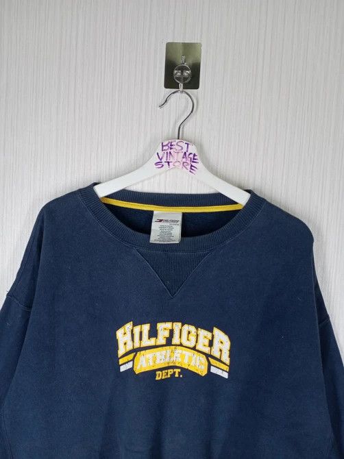 Tommy Hilfiger × Vintage Vintage Tommy Hilfiger Embroidery Logo Sweatshirt Size US XXL / EU 58 / 5 - 2 Thumbnail