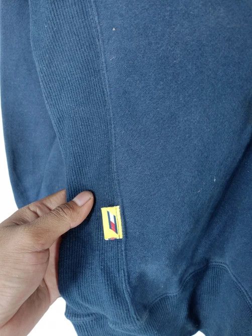 Tommy Hilfiger × Vintage Vintage Tommy Hilfiger Embroidery Logo Sweatshirt Size US XXL / EU 58 / 5 - 4 Thumbnail