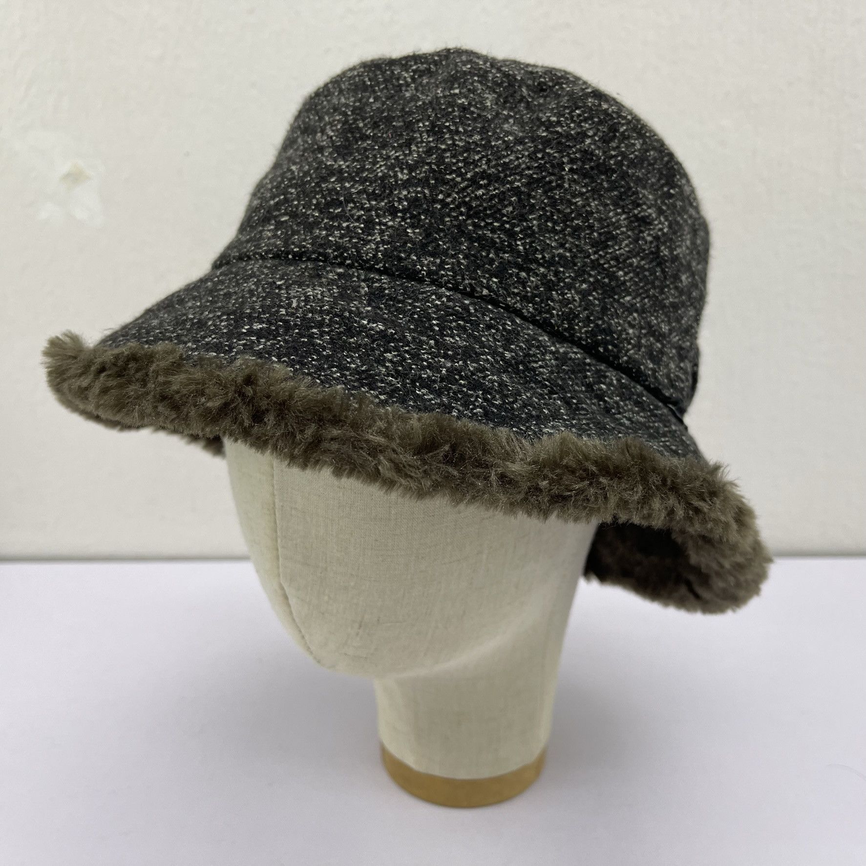 Mario Valentino Mario Valentino Nice Design Bucket Hats-BH3293 Size ONE SIZE - 3 Thumbnail