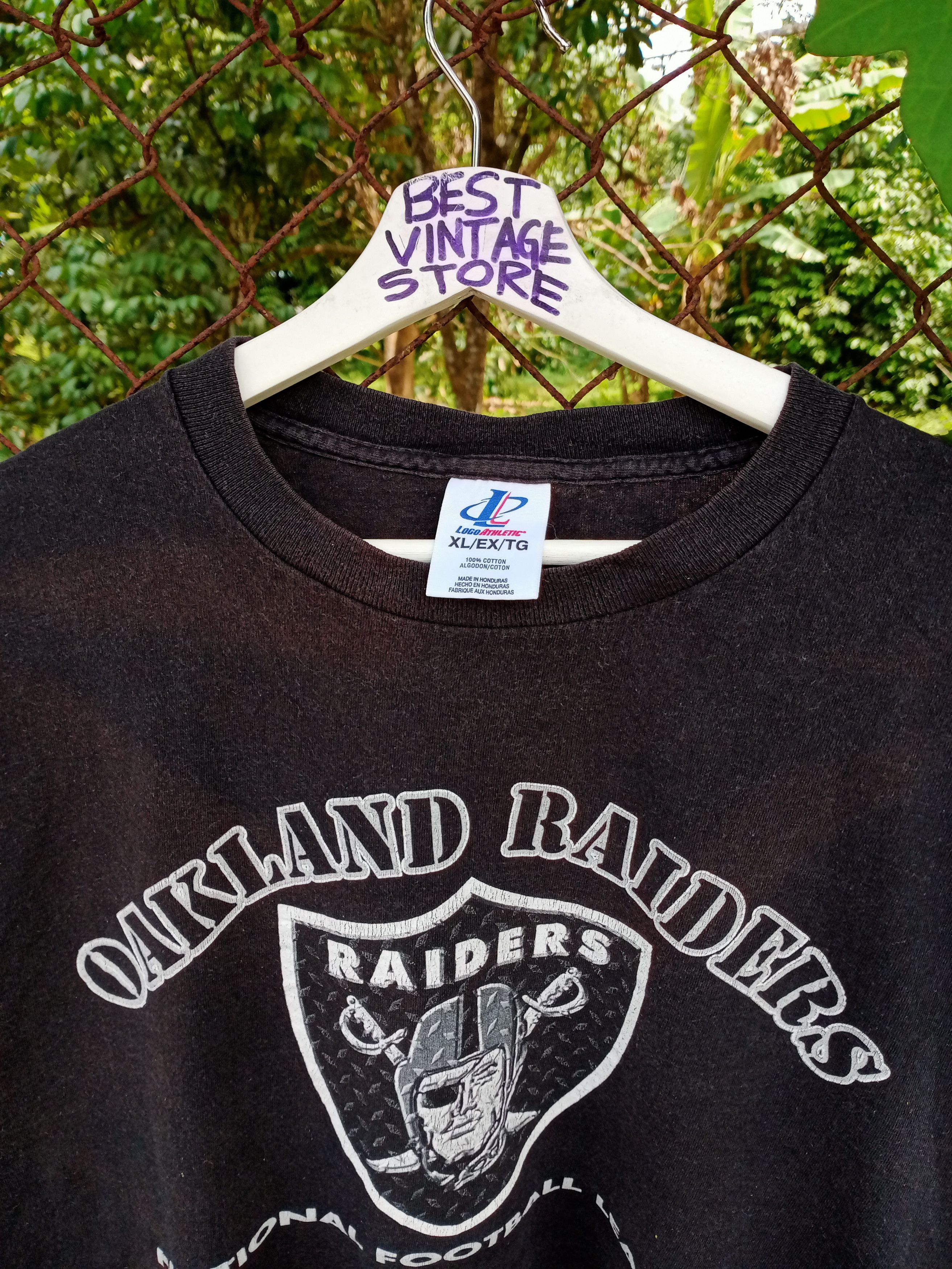 NFL Rare Vintage 90s Oakland Raiders Big logo Distressed Tee Size US XL / EU 56 / 4 - 3 Thumbnail