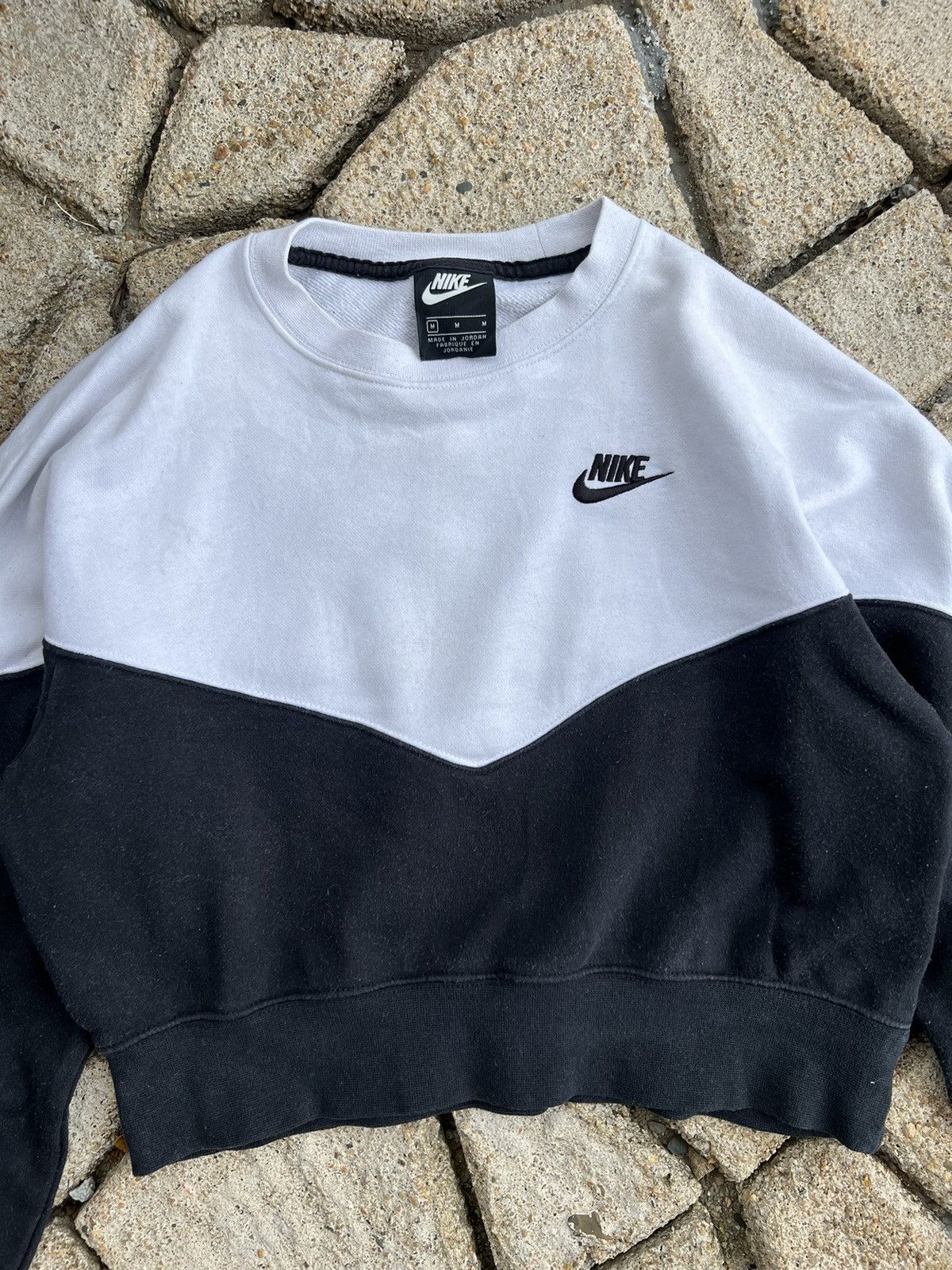 Nike 🔥Nike V Pattern Cropped Sweatshirts Size M / US 6-8 / IT 42-44 - 4 Thumbnail