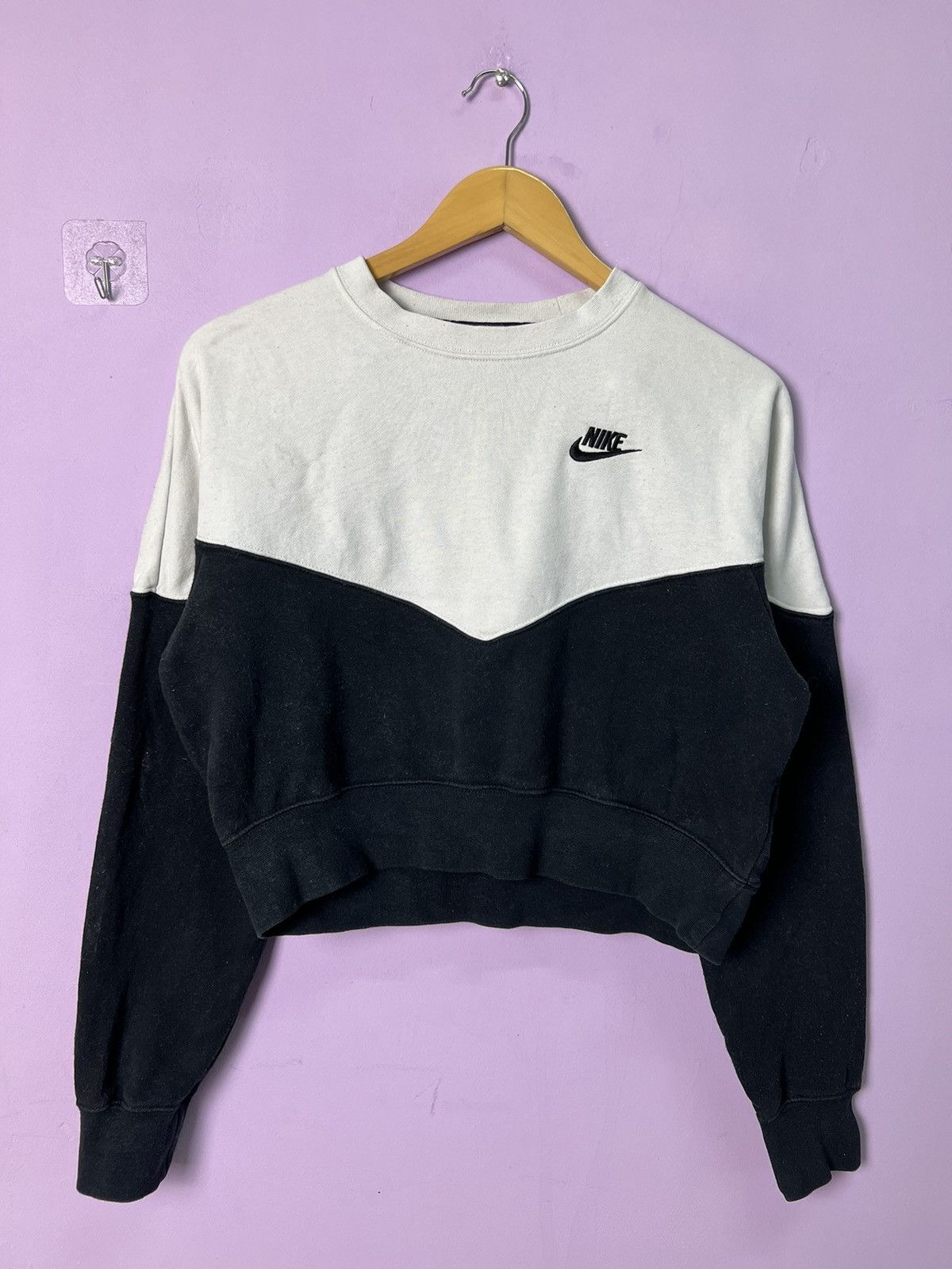 Nike 🔥Nike V Pattern Cropped Crewneck Sweatshirts Size US M / EU 48-50 / 2 - 5 Thumbnail