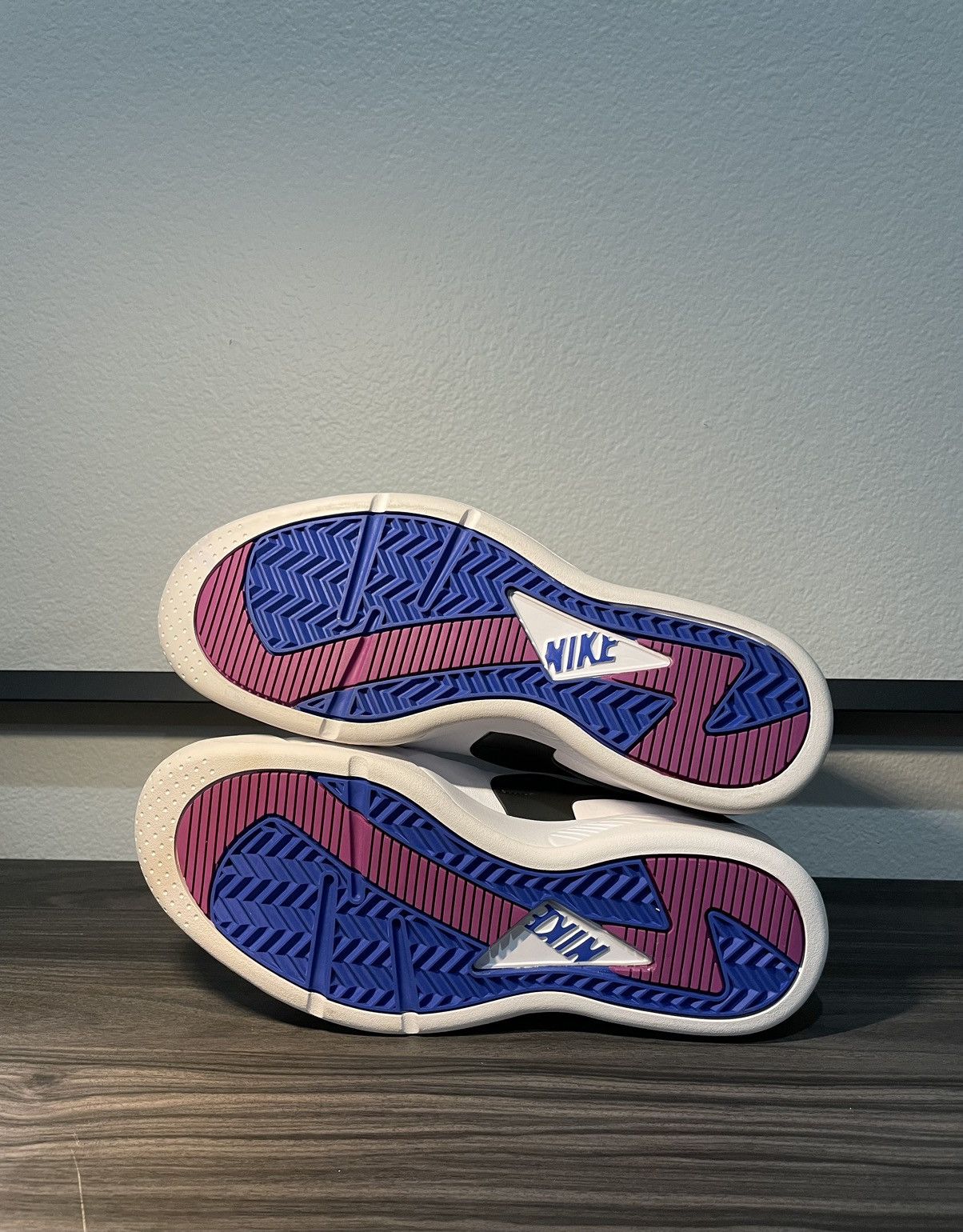 Nike NIKE 2014 OG Air Flight Huarache Size US 9 / EU 42 - 4 Thumbnail