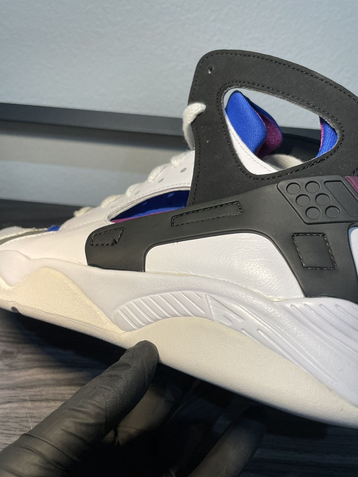 Nike NIKE 2014 OG Air Flight Huarache Size US 9 / EU 42 - 6 Thumbnail