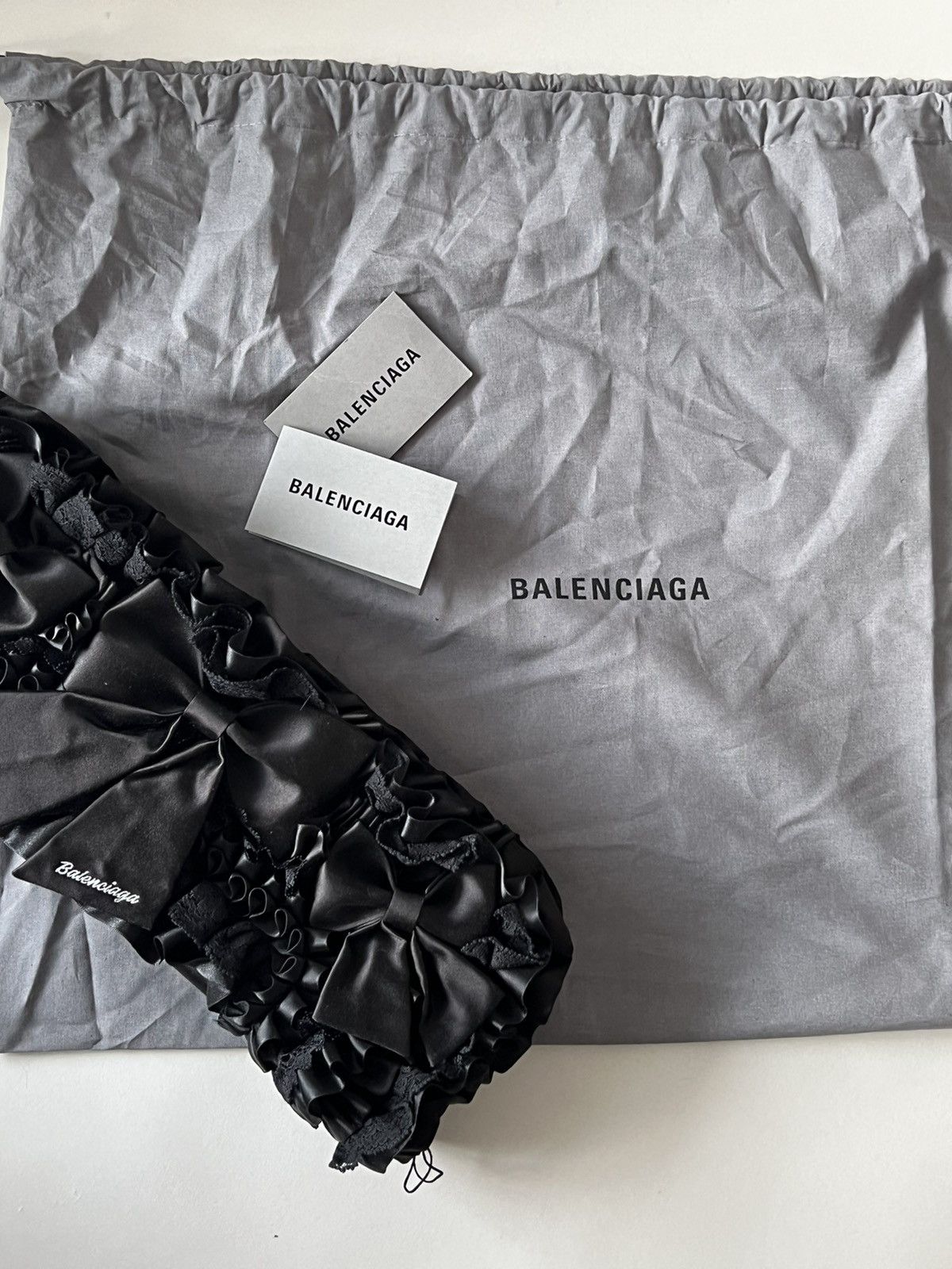 Balenciaga ❤️‍🔥RUNWAY❤️‍🔥Balenciaga Ruffled Satin Clutch Bag Size ONE SIZE - 7 Thumbnail