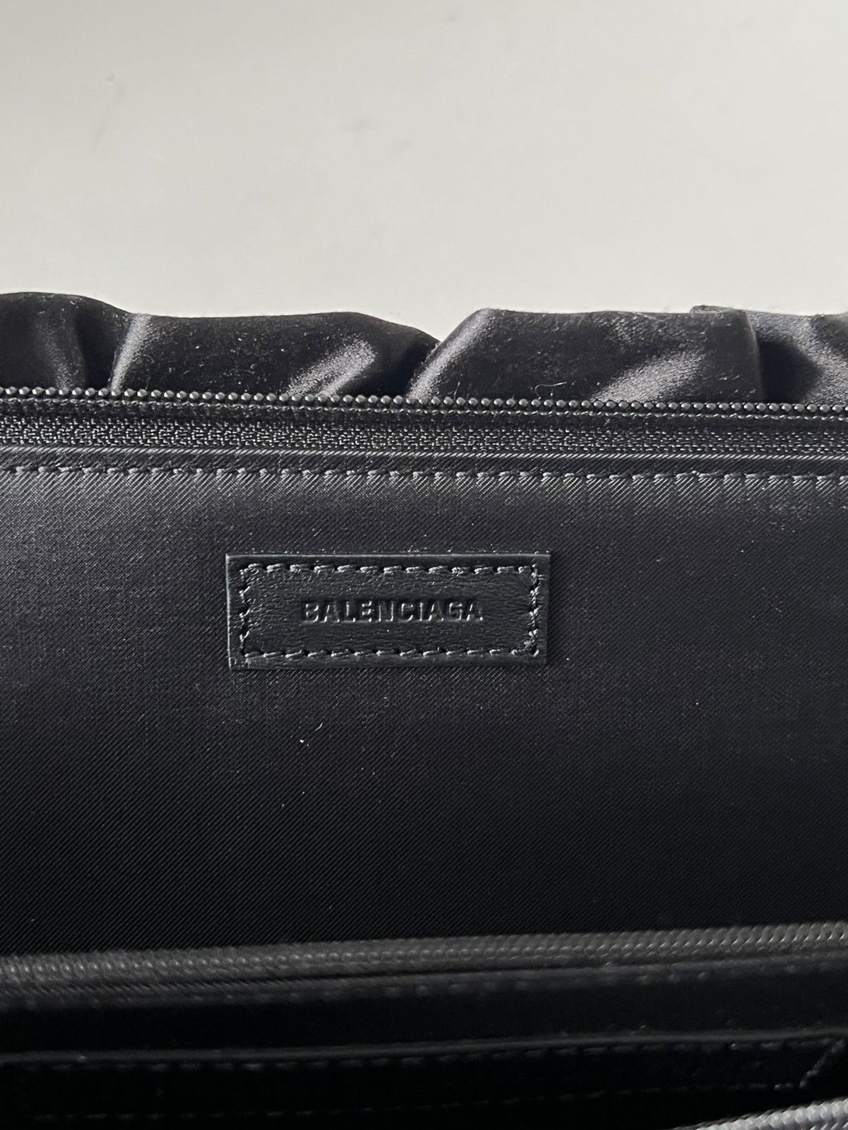 Balenciaga ❤️‍🔥RUNWAY❤️‍🔥Balenciaga Ruffled Satin Clutch Bag Size ONE SIZE - 6 Thumbnail